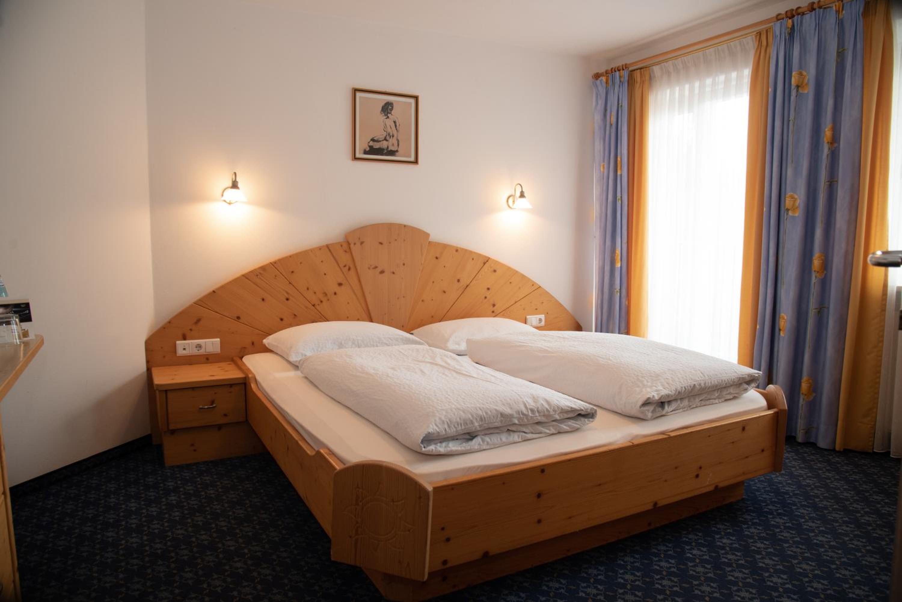 Deluxe Double or Twin Room with Mountain View - Photo 1