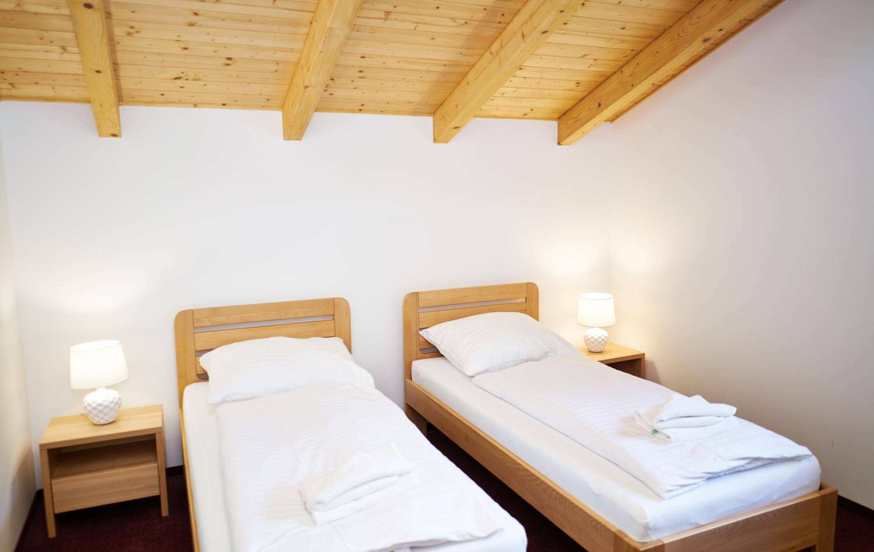 Twin Room with Private Bathroom photo 3