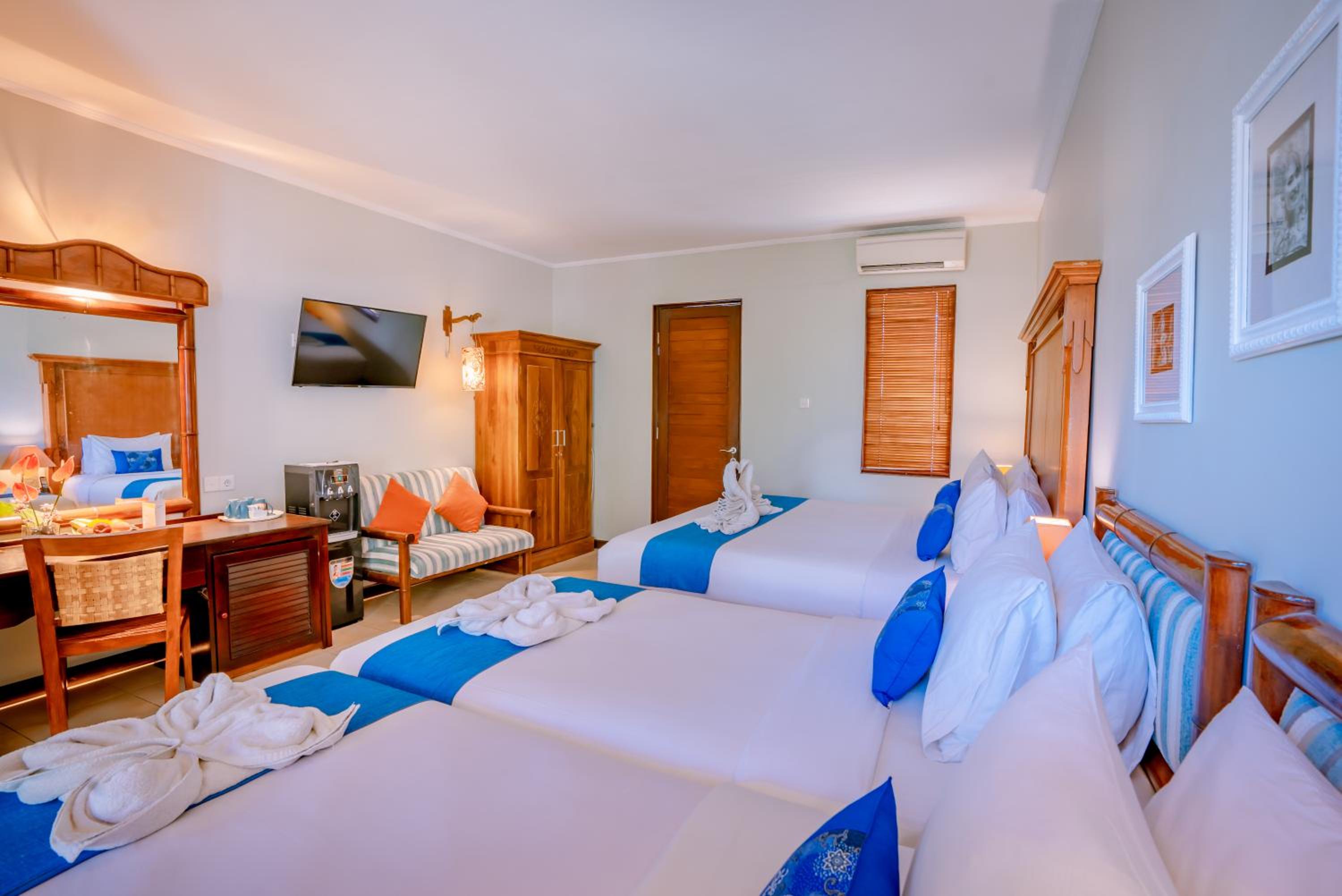 Family Double or Twin Room - Photo 1