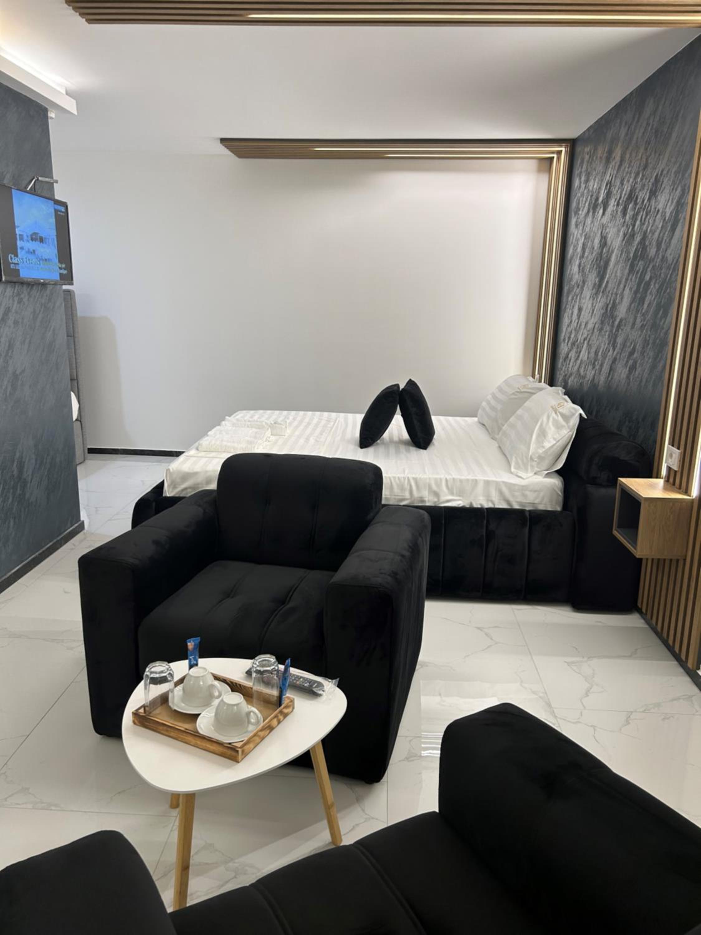 Deluxe Double Room with Extra Bed photo 3