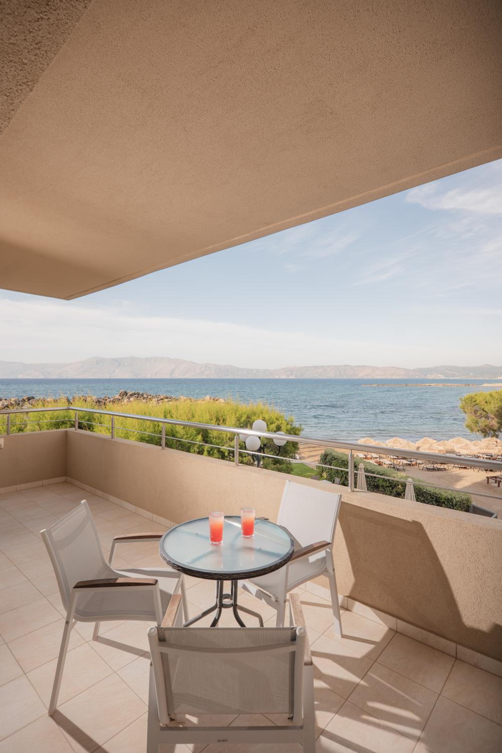 Double Room with Sea View - Photo 5
