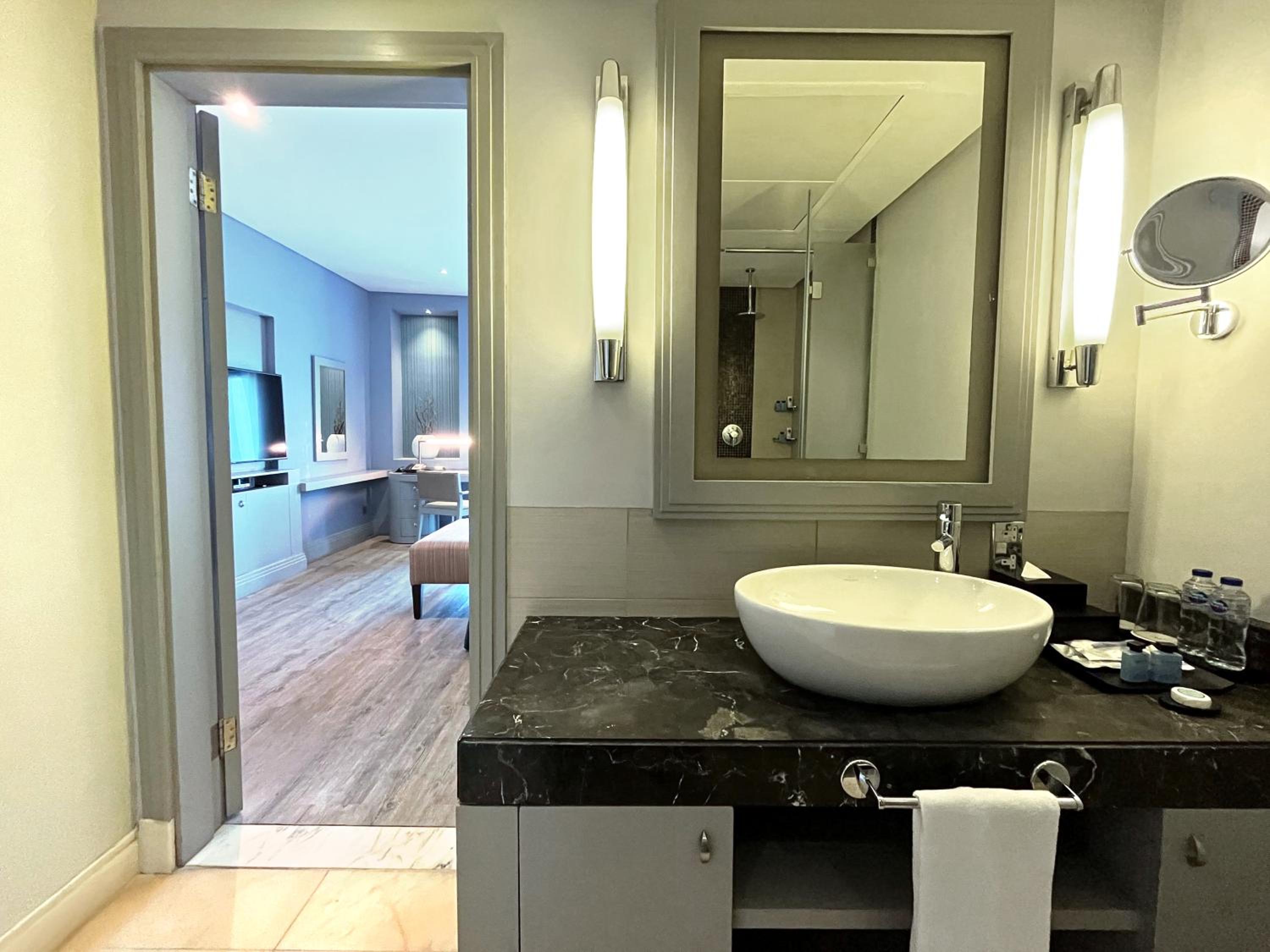 Prestige King Suite with Sea view - Photo 3