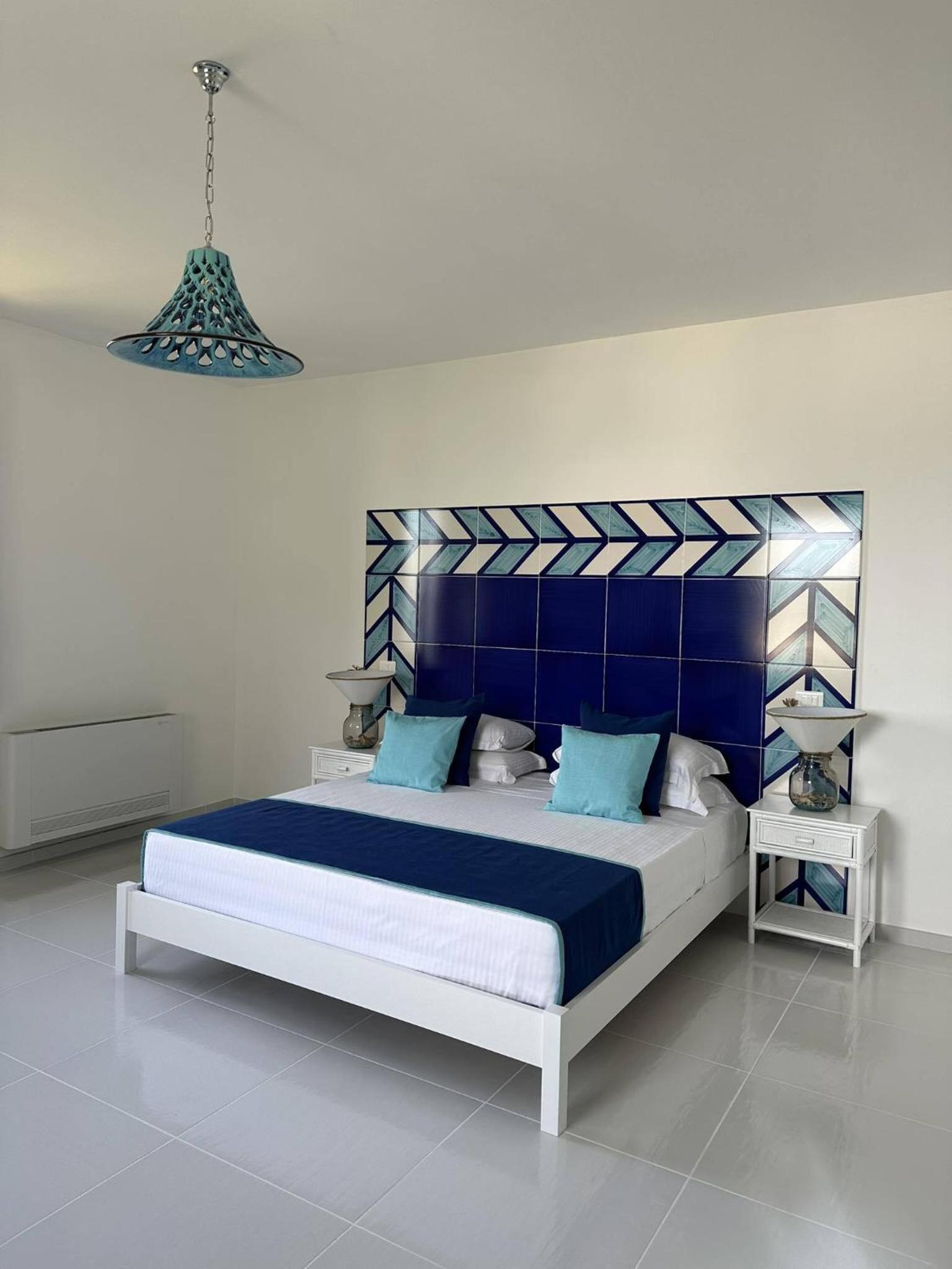 Deluxe Suite with Sea View - Photo 1