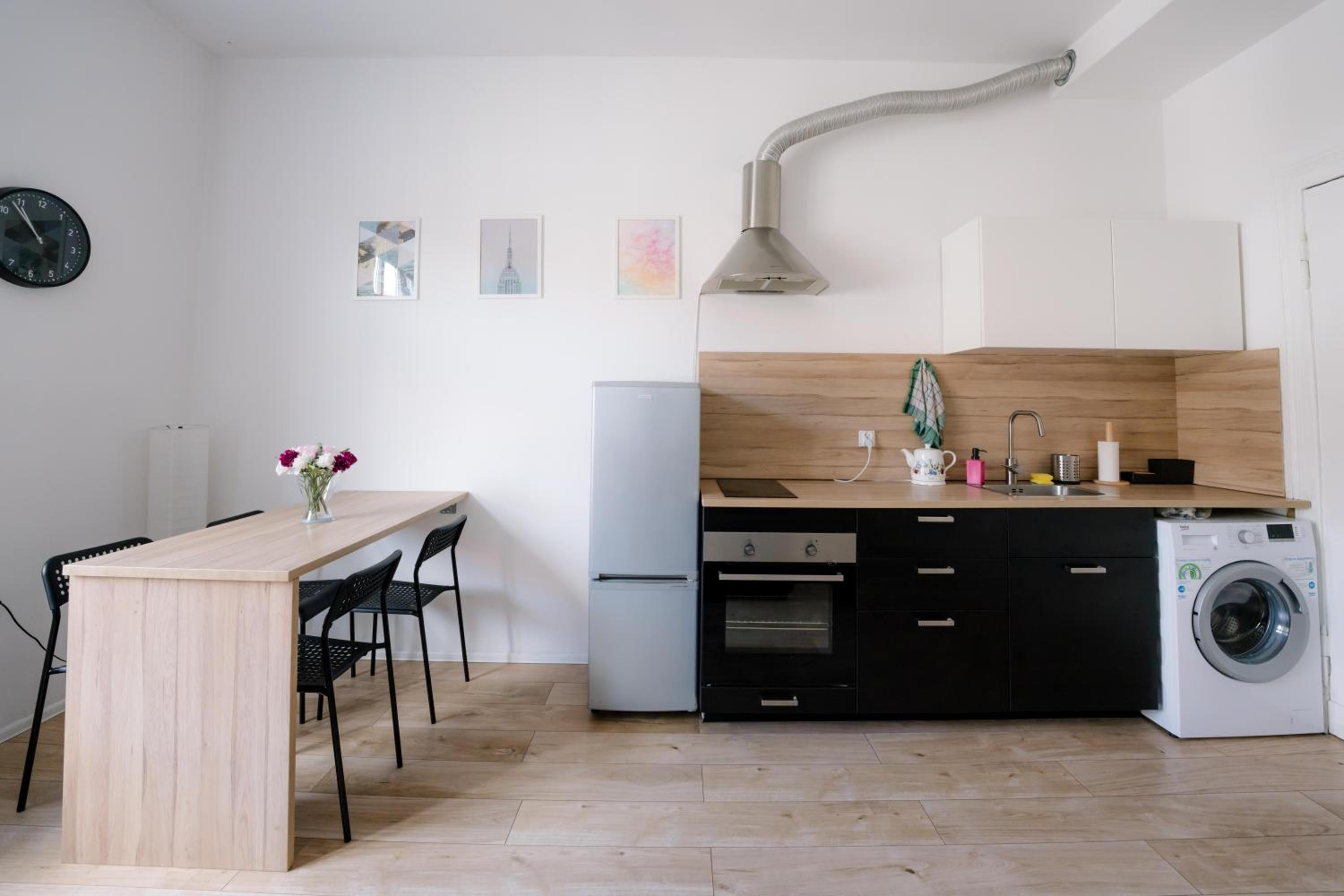 One-Bedroom Apartment - Photo 8