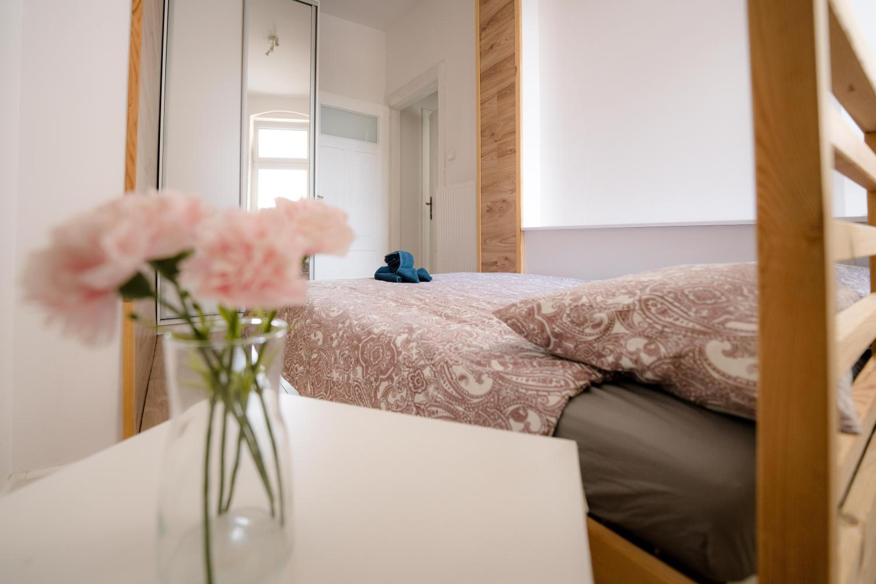One-Bedroom Apartment - Photo 10