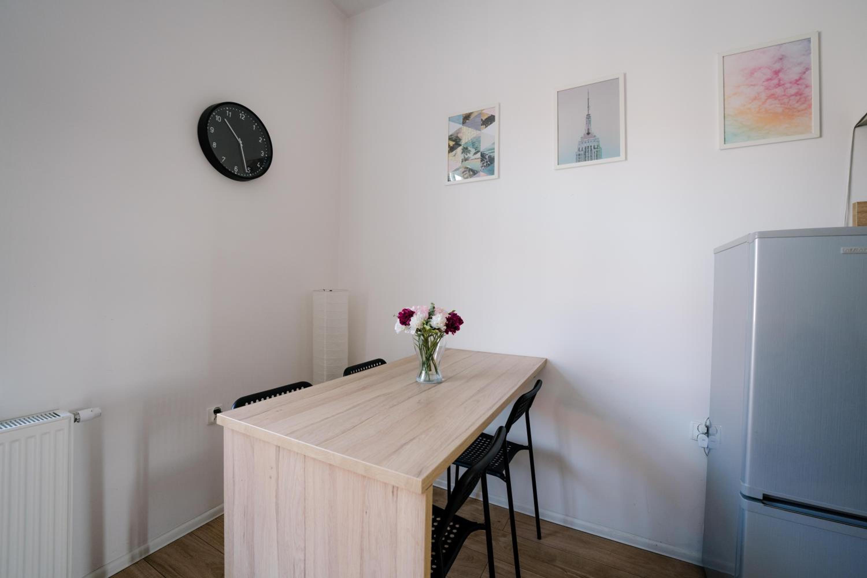 One-Bedroom Apartment - Photo 11