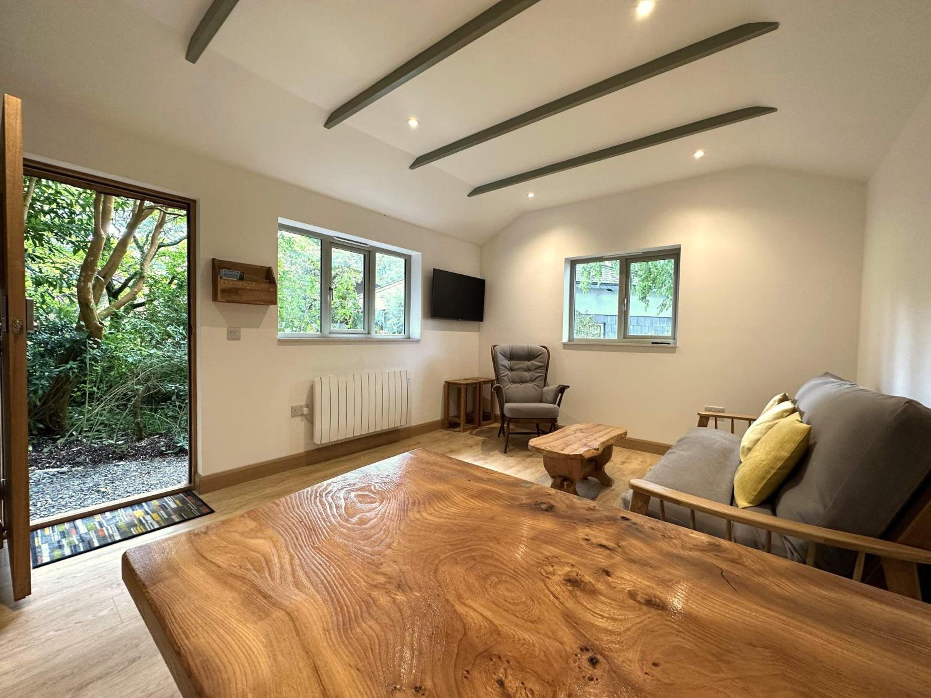 Deluxe Large One-Bedroom Chalet