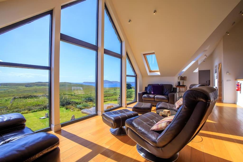 Four-Bedroom House photo 3