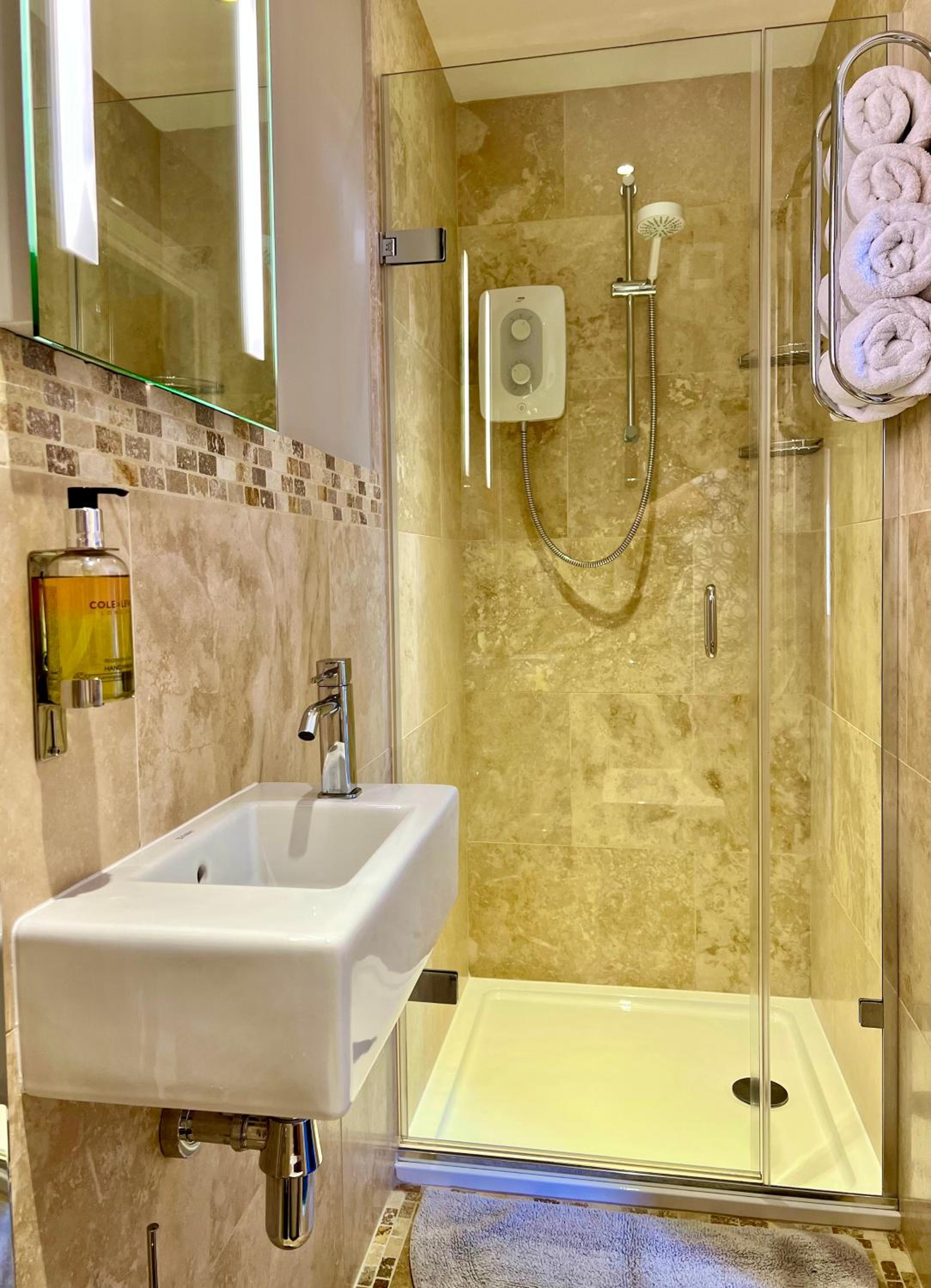 Deluxe King Room photo 3