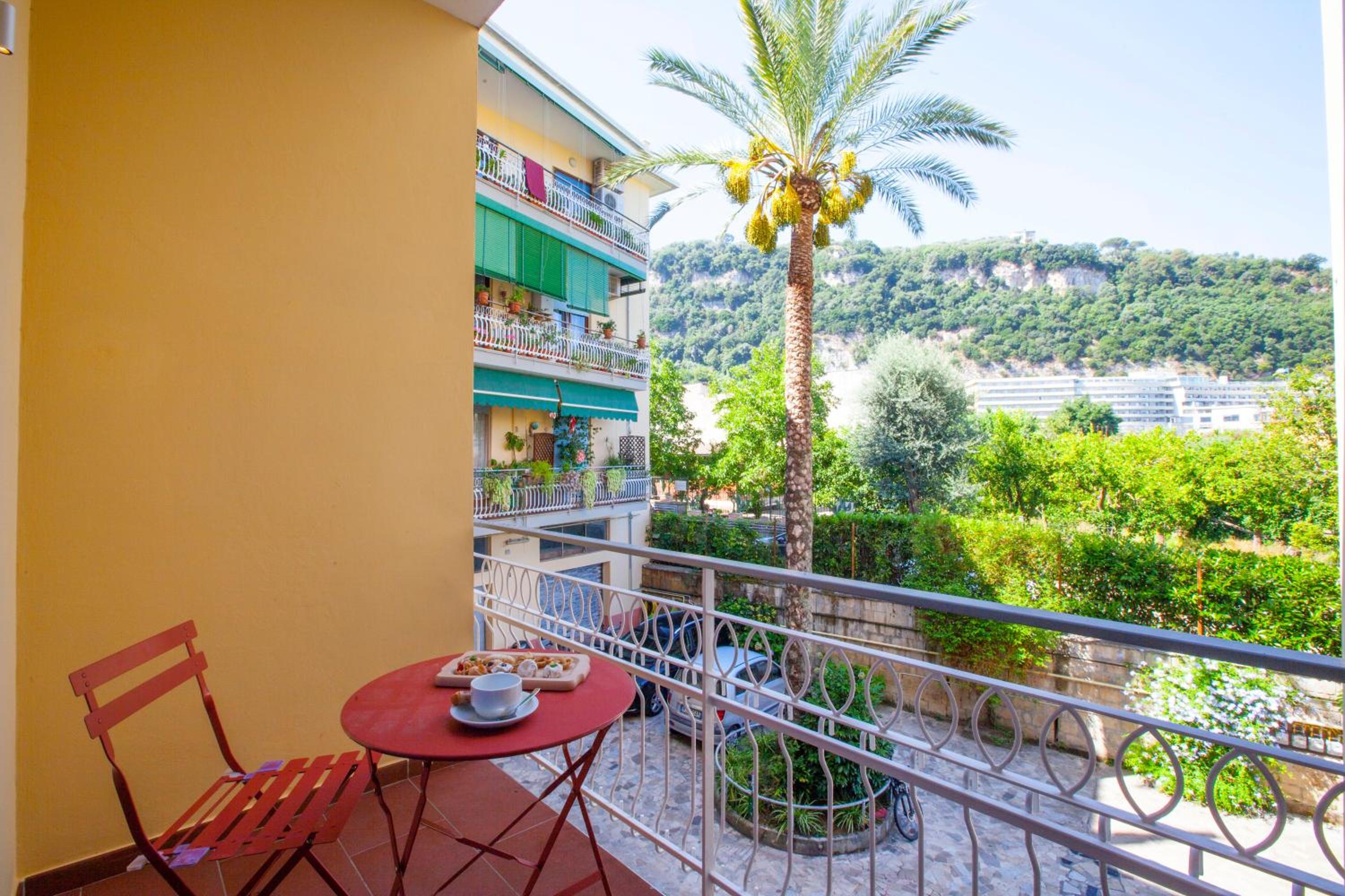 Deluxe Double Room with Balcony - Photo 14
