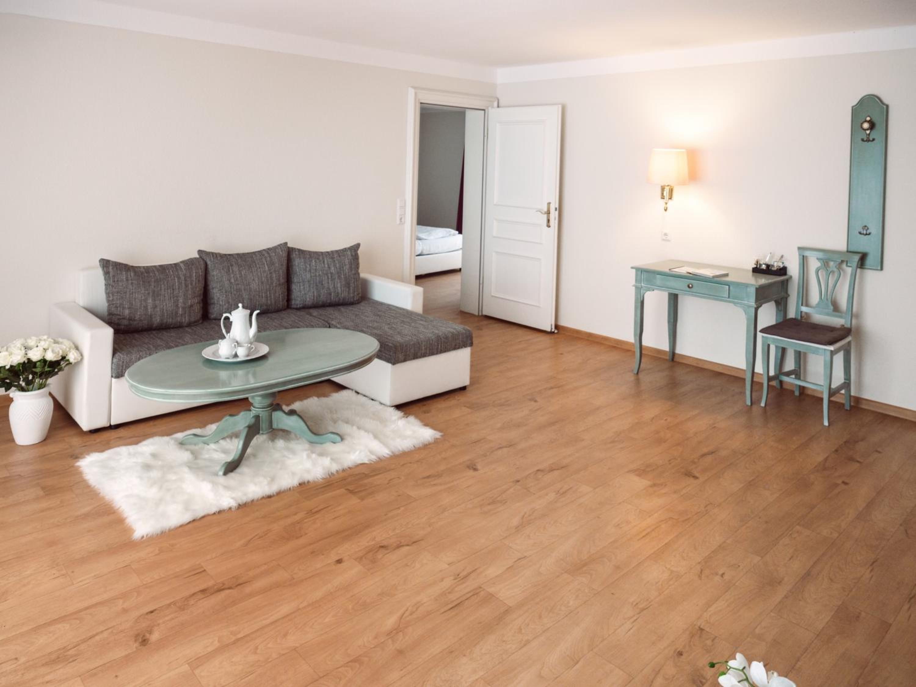 Suite - Photo 3