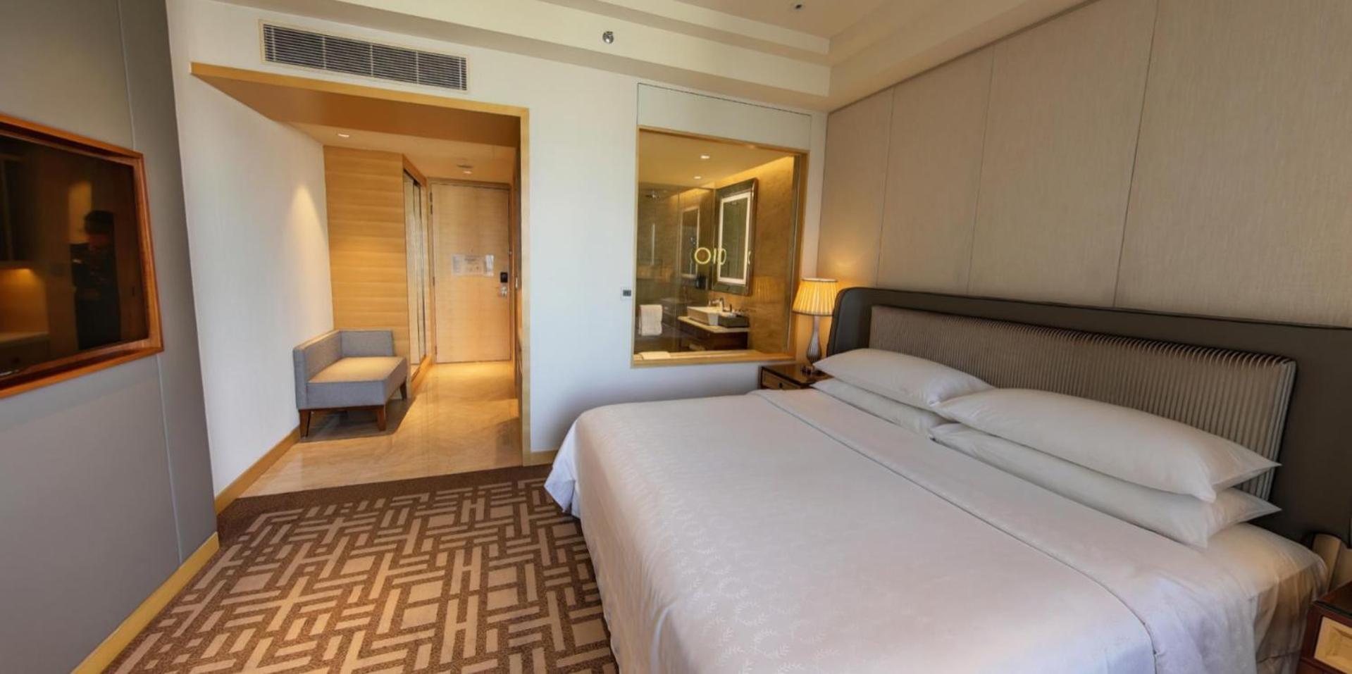 Deluxe King, Guest room, 1 King, City view