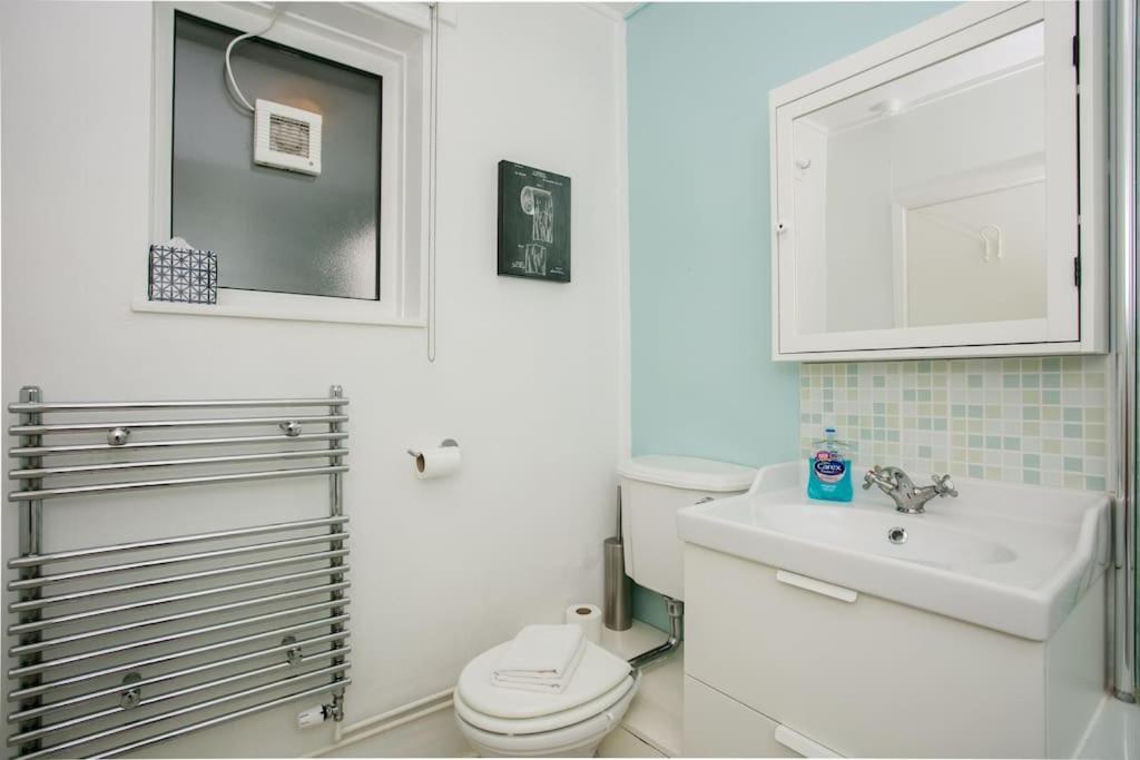 One-Bedroom Apartment photo 3