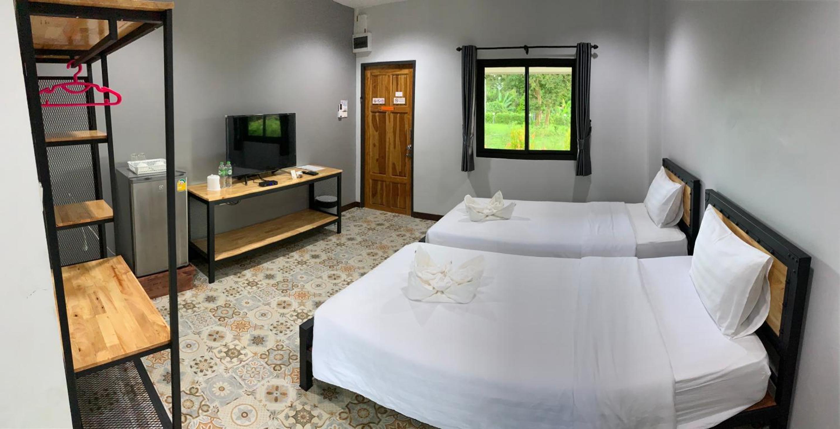 Twin Room with Balcony photo 3