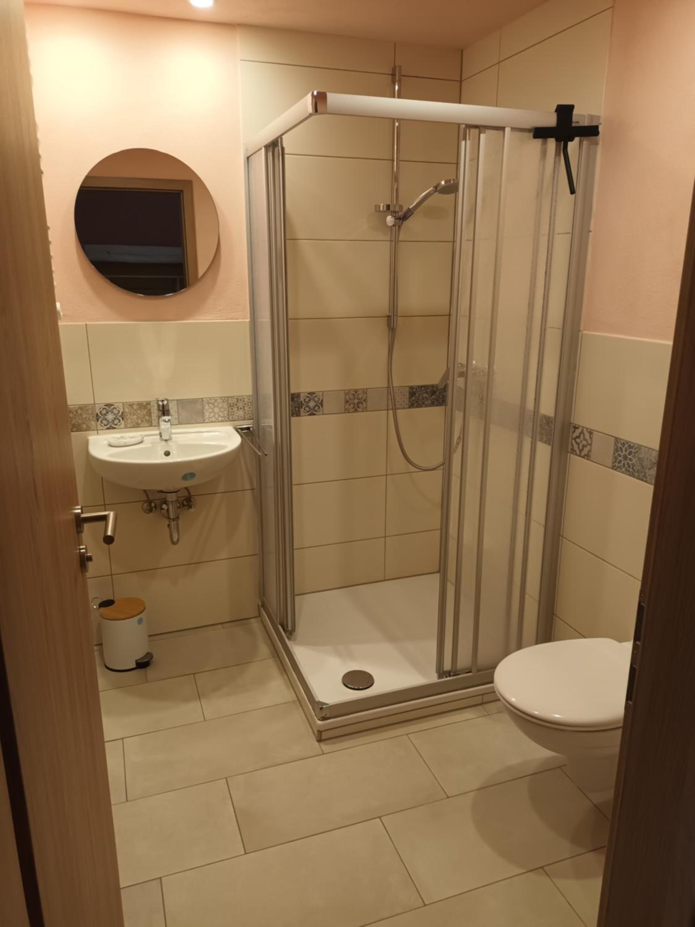 Double or Twin Room with Private Bathroom photo 2