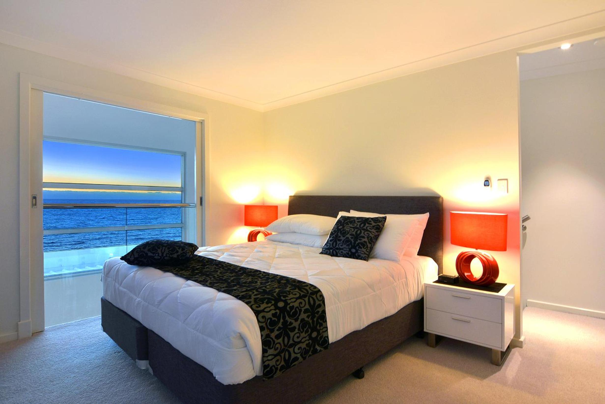 Two-Bedroom Loft Apartment with Balcony photo 3