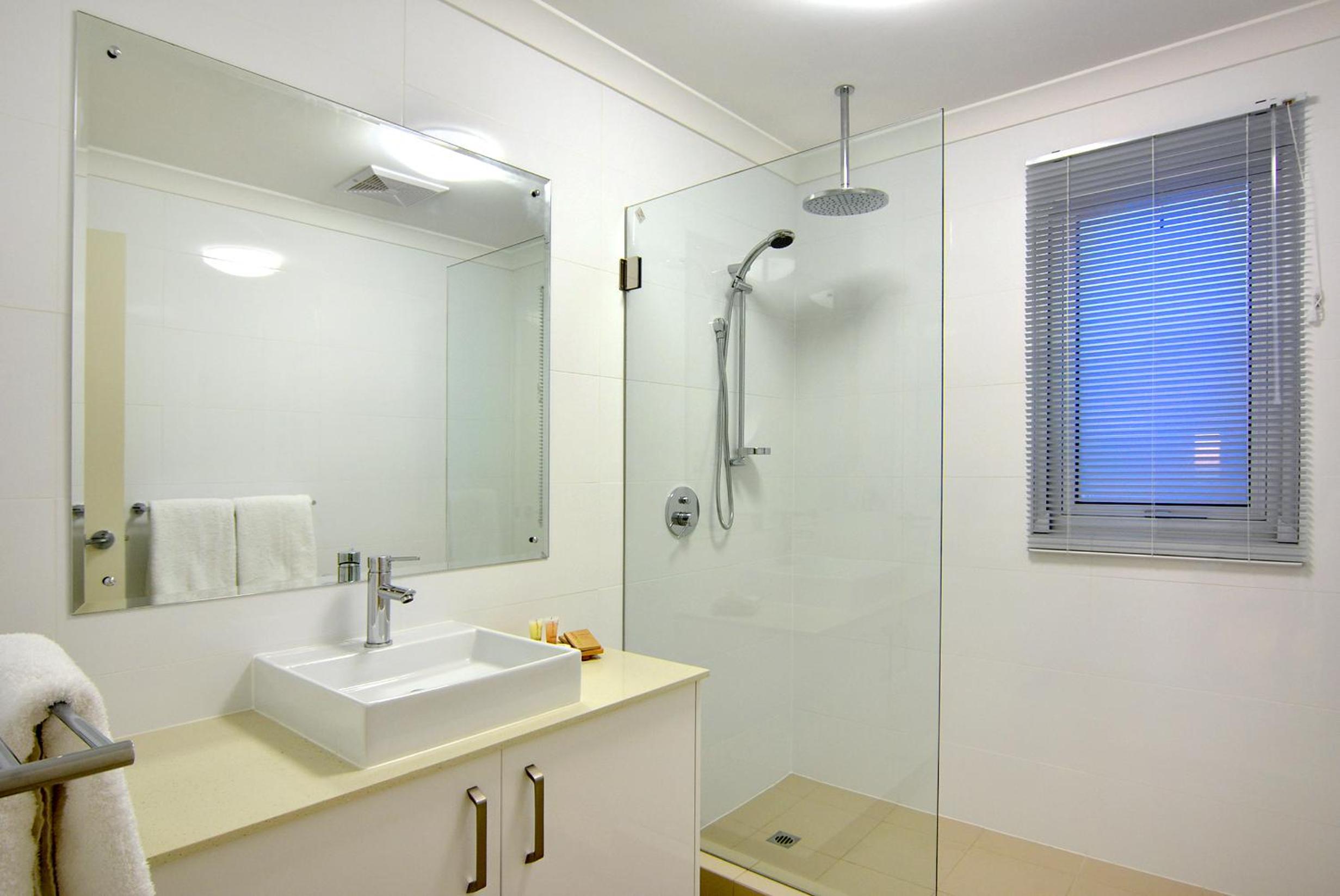 Two-Bedroom One-Bathroom Apartment with Courtyard or Balcony photo 3