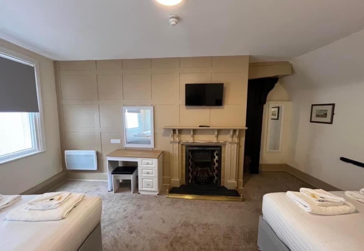 Family Room photo 3