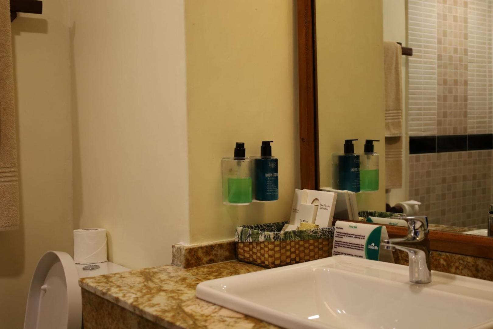 Executive Suite - Photo 15