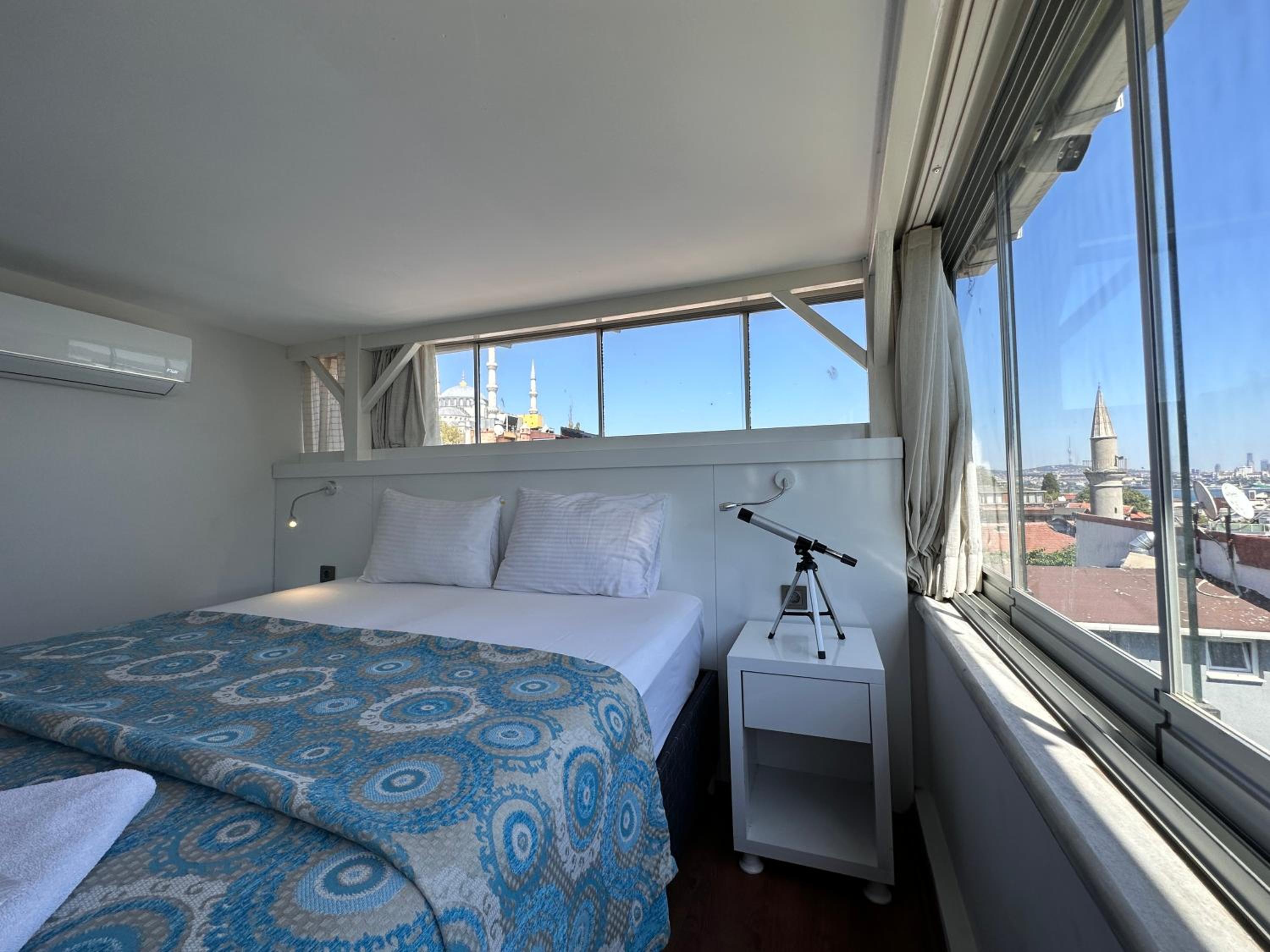 Double Room with Sea View photo 2