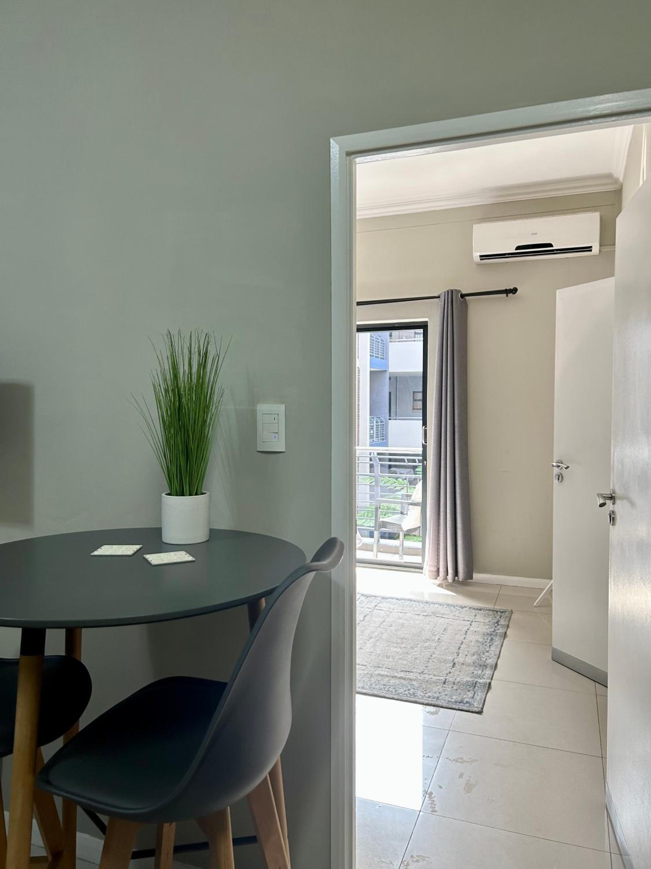 One-Bedroom Apartment - Photo 15