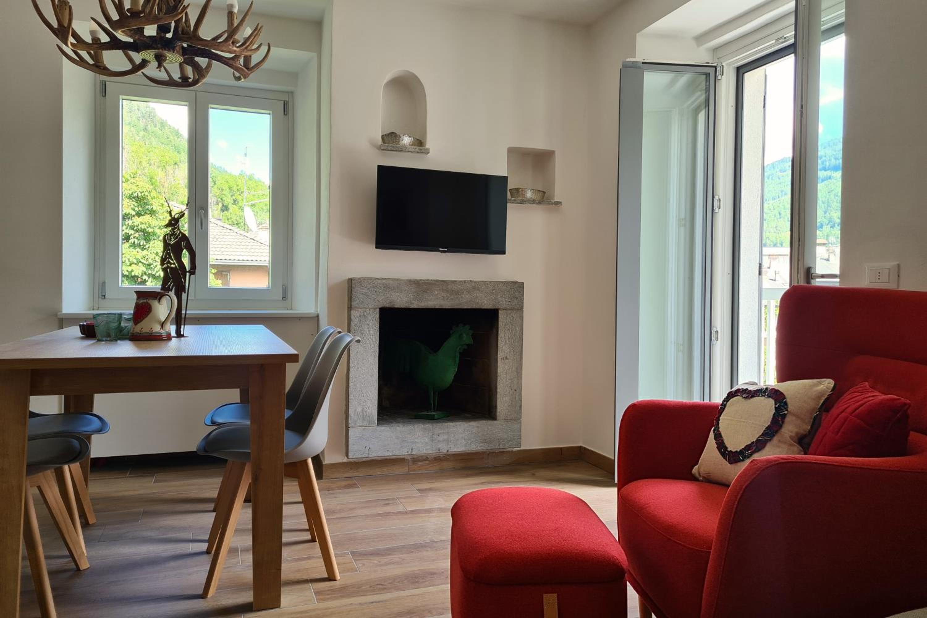 Apartment With Mountain View
