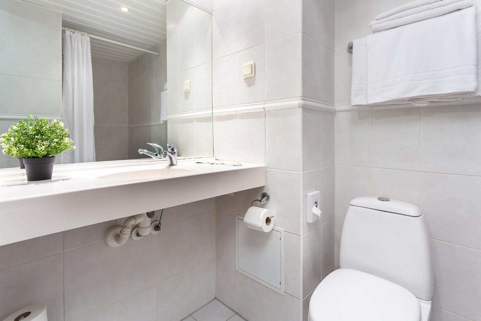 Standard Double or Twin Room - Photo 4