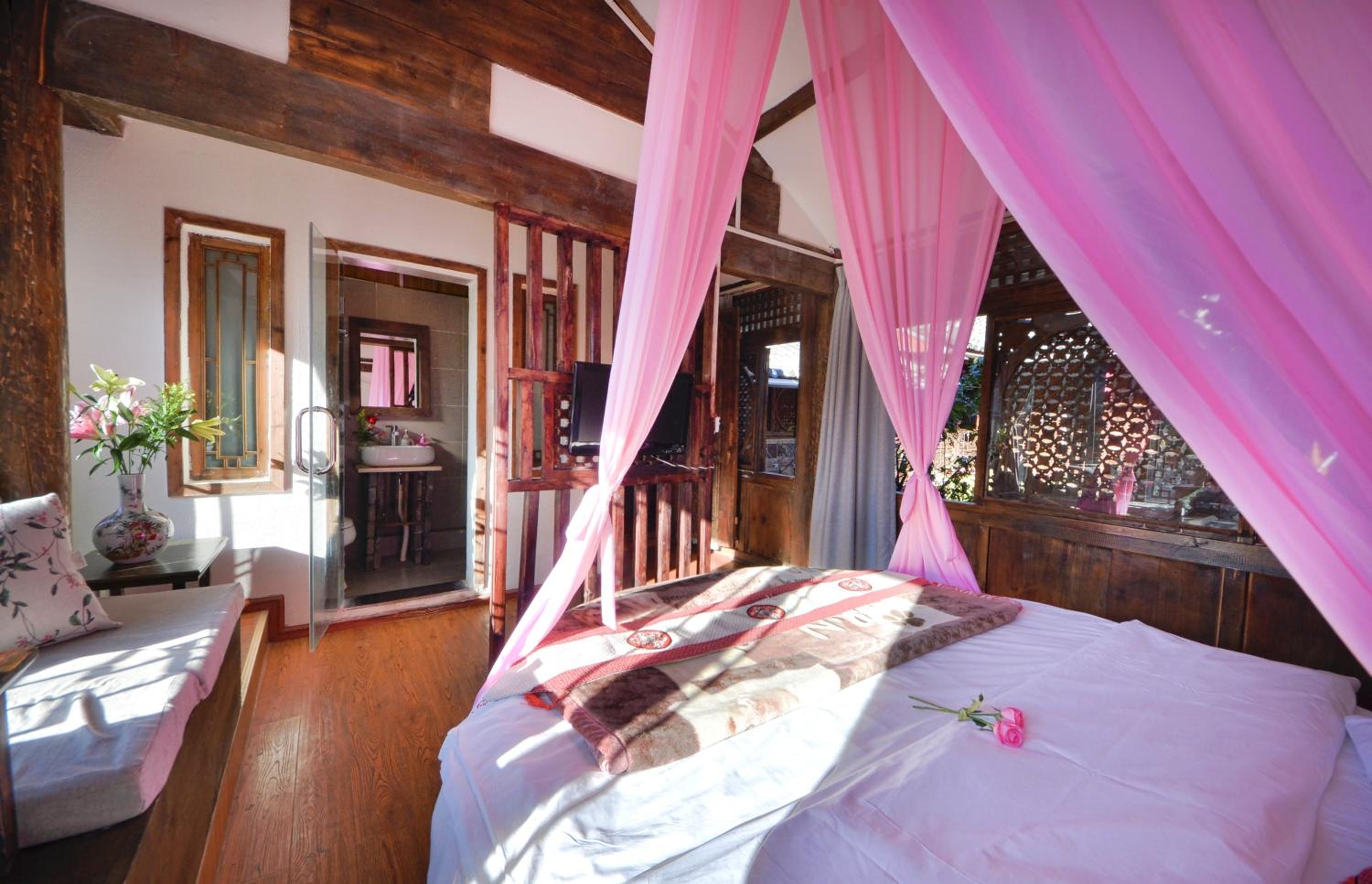 Deluxe Queen Room photo 3