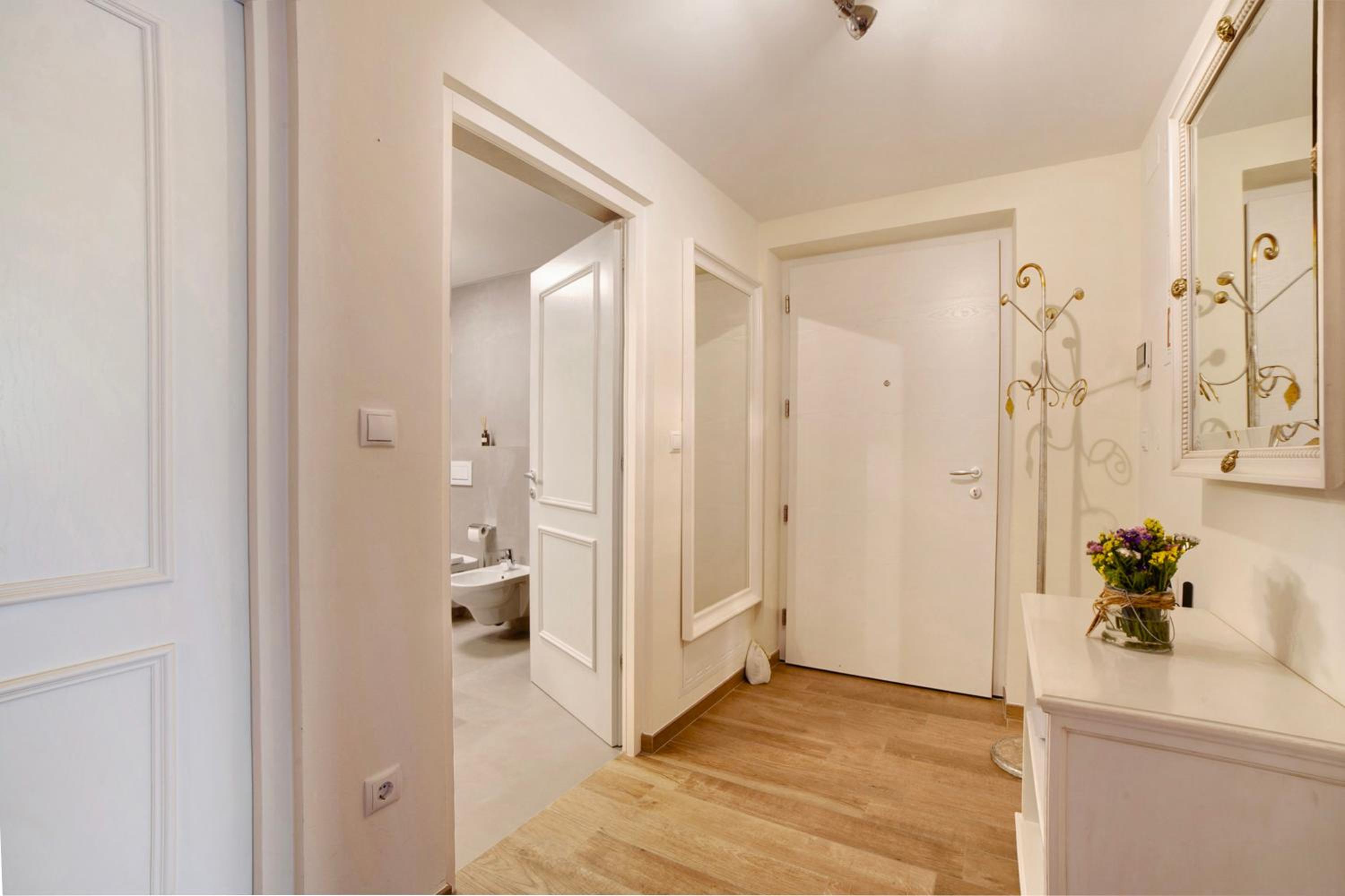 Two-Bedroom Deluxe Apartment with Garden View photo 3