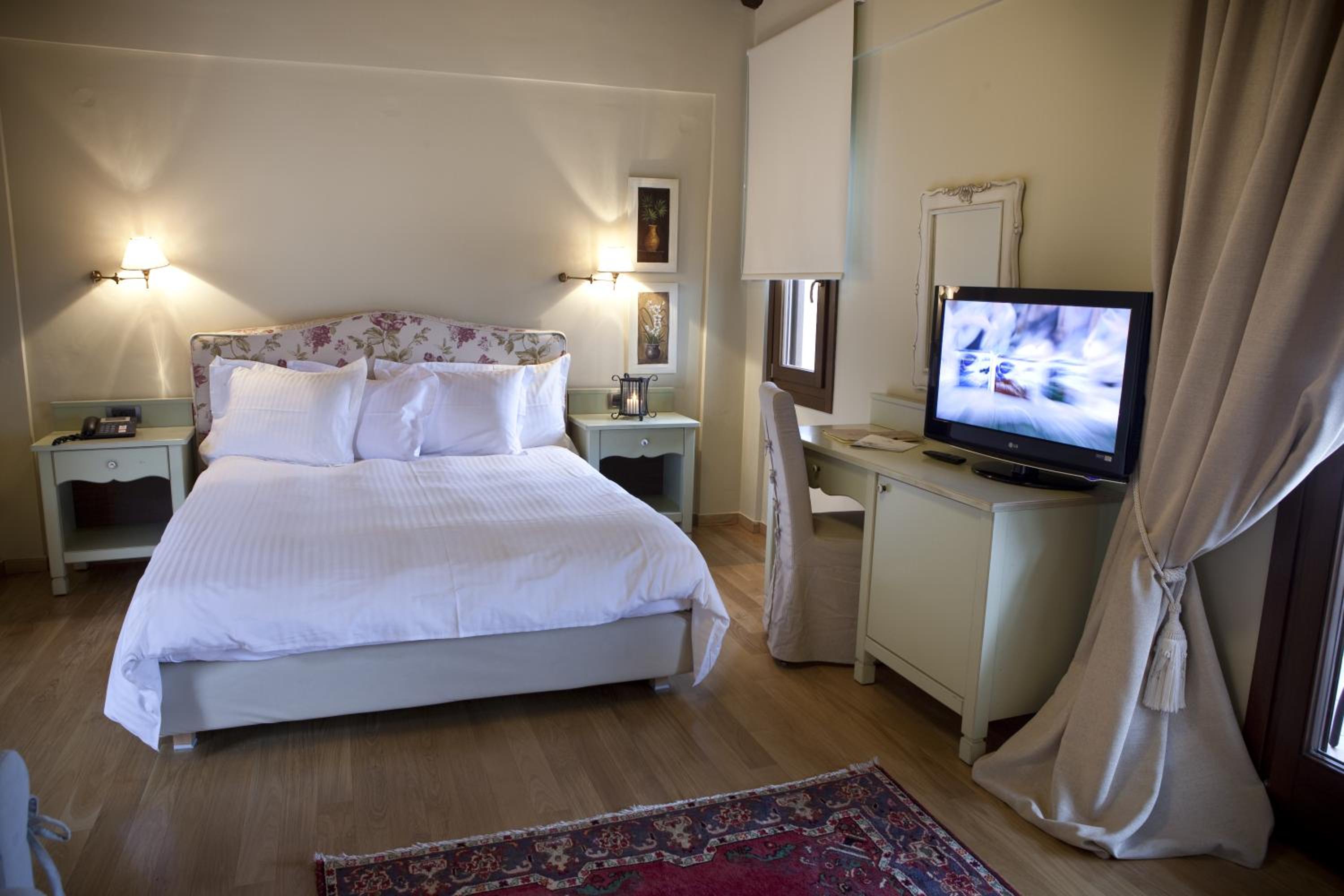 Junior Suite with Lake View