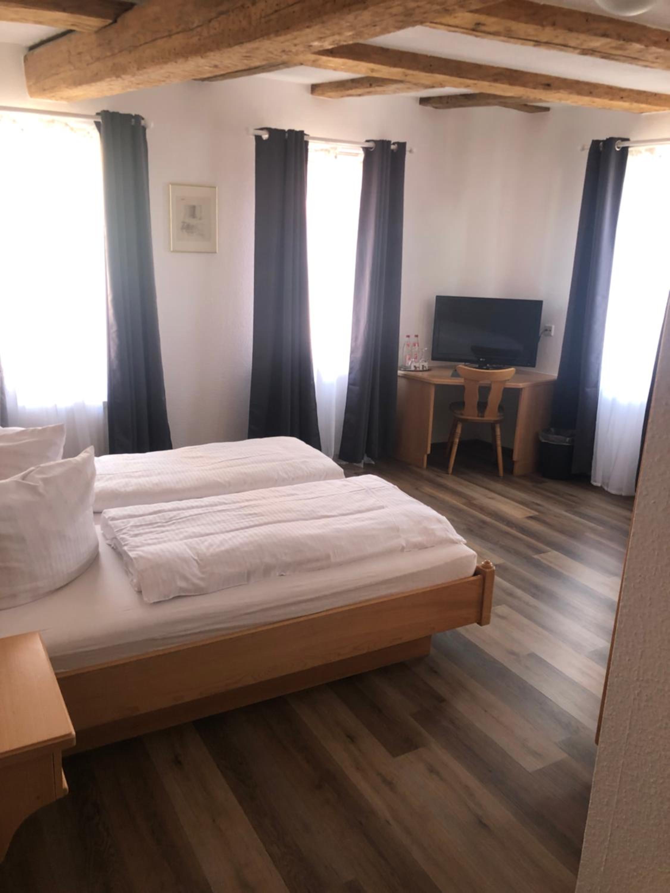 Double Room with Private Bathroom - Photo 1