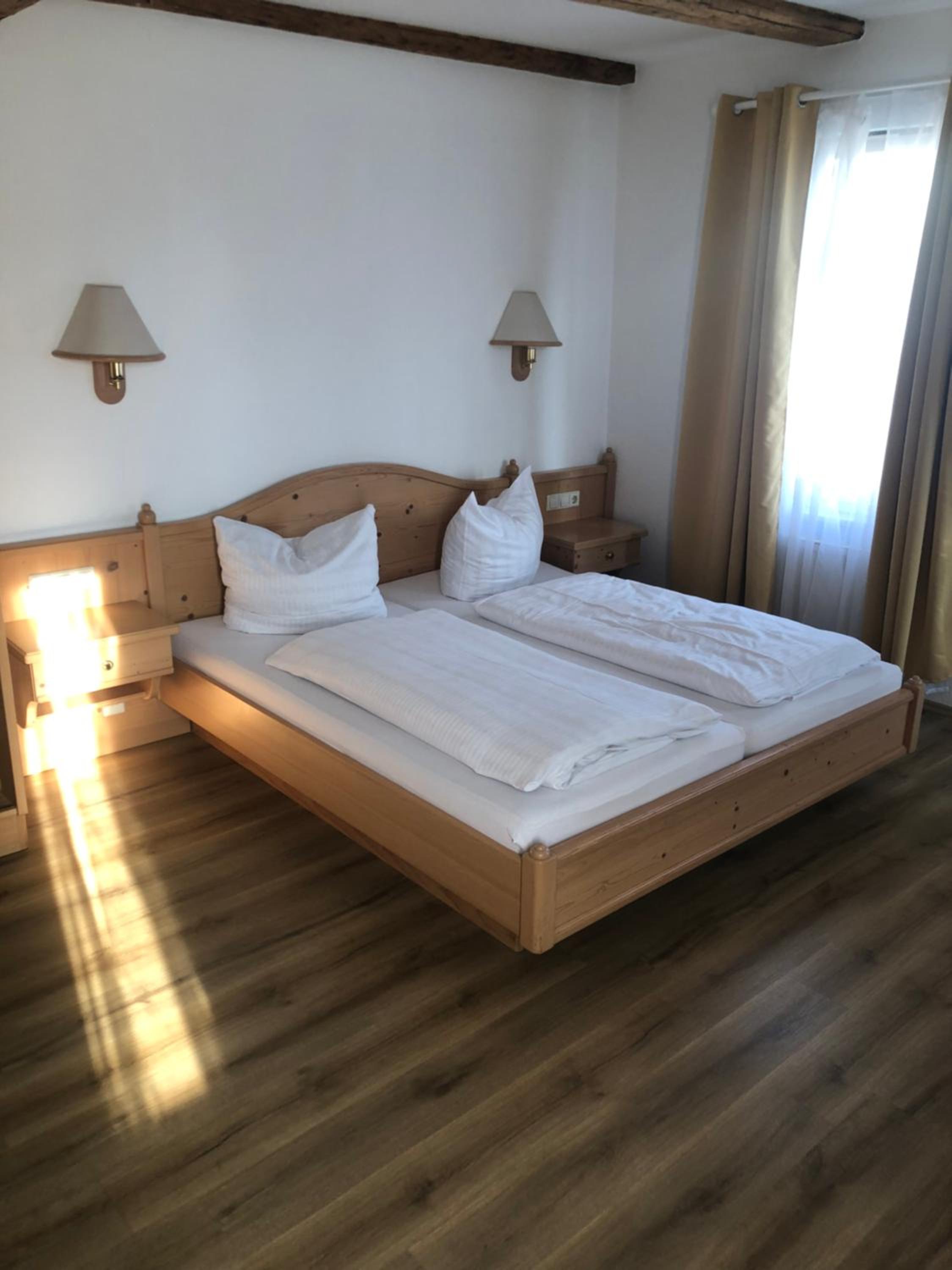 Double Room with Private Bathroom - Photo 4