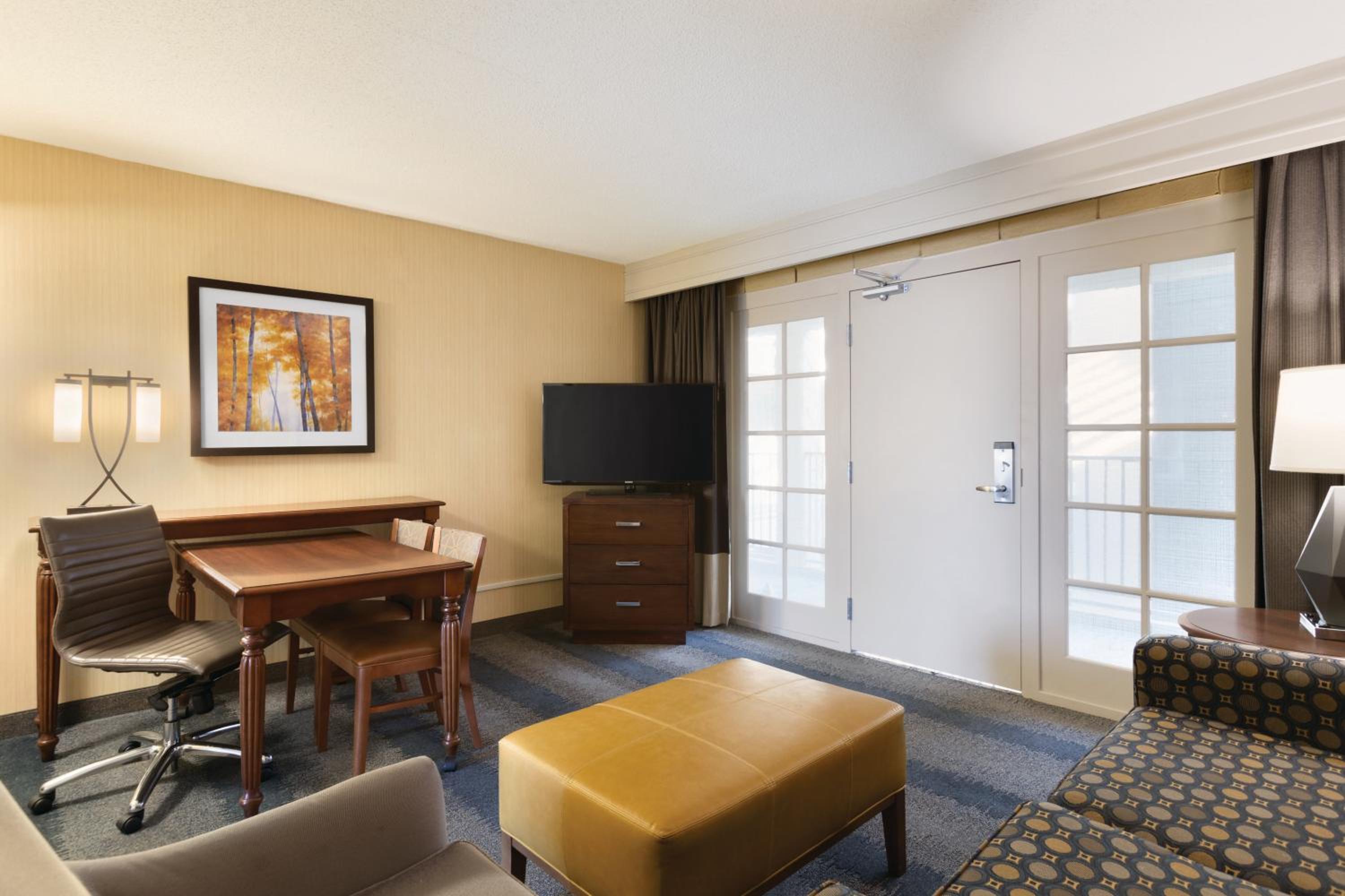Deluxe Suite - Photo 3