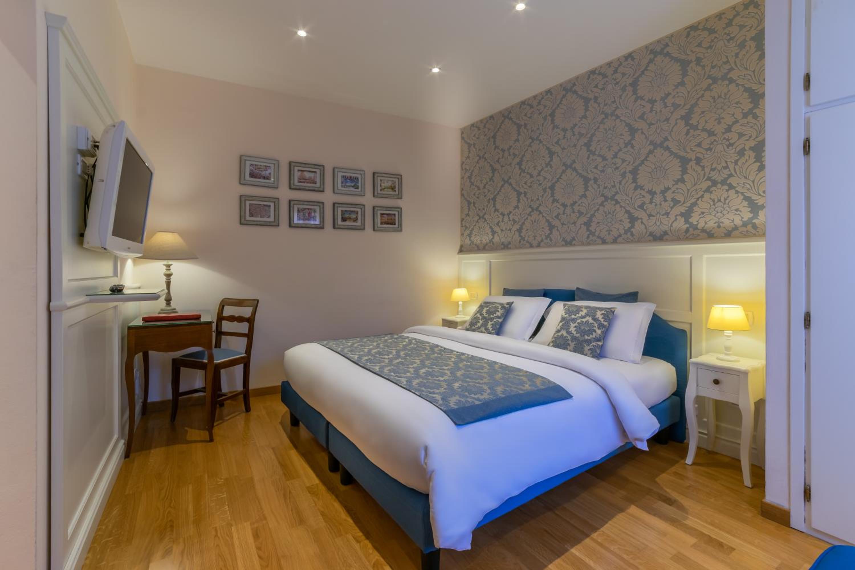 Superior Double or Twin Room - Photo 1