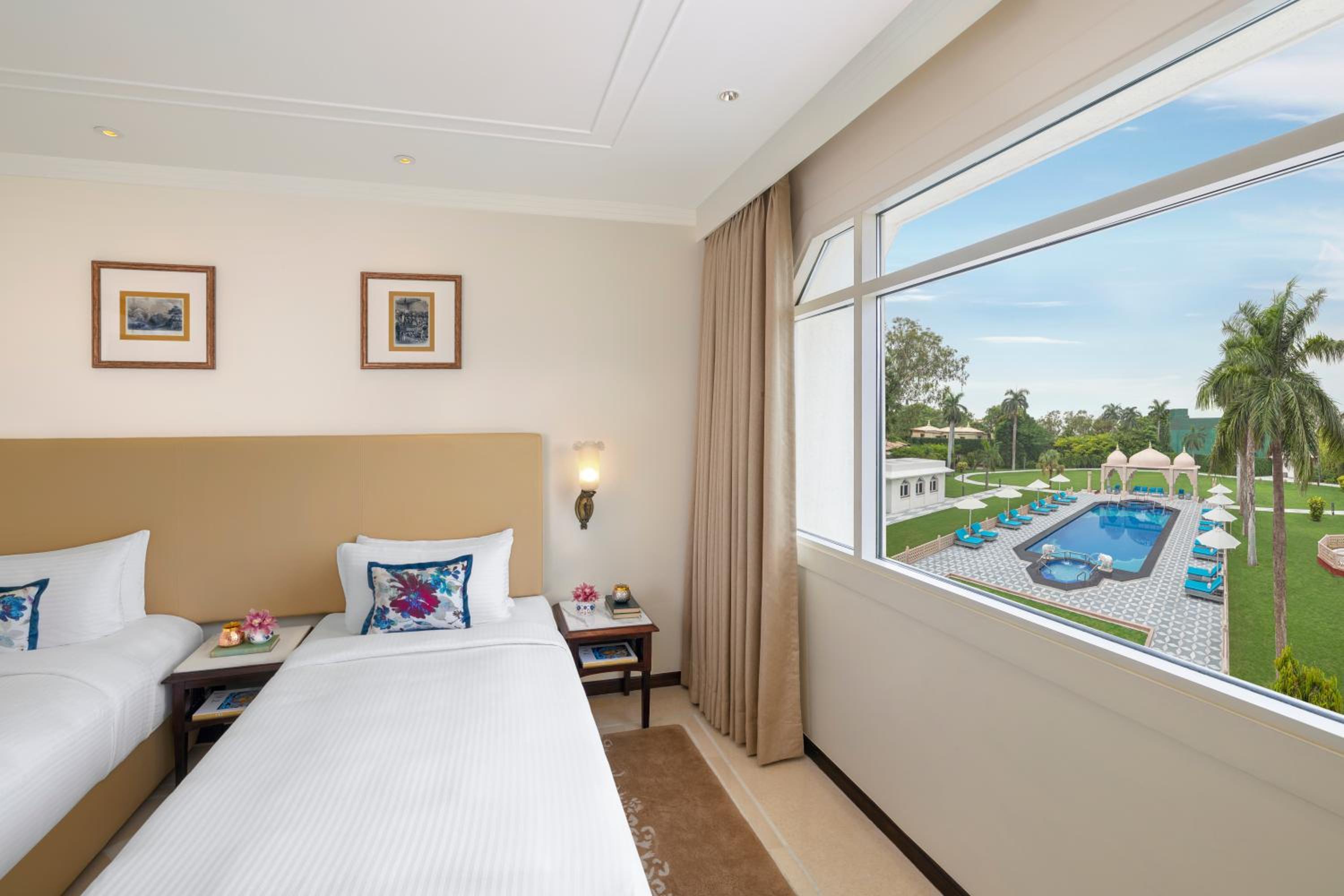Deluxe Room Pool View Twin Bed - Photo 1