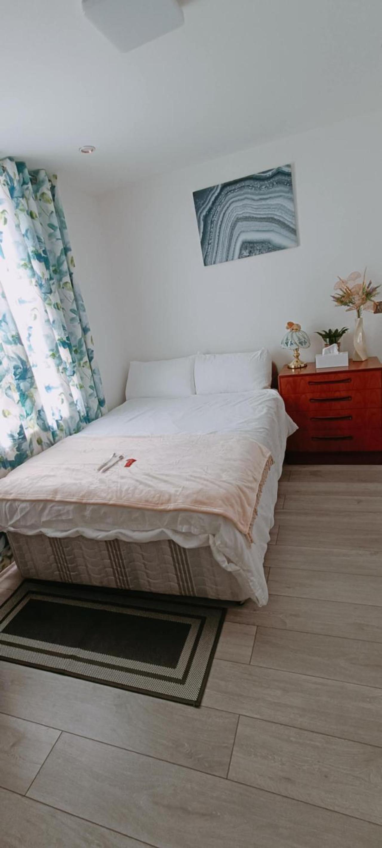 Double Room with Private Bathroom - Photo 1