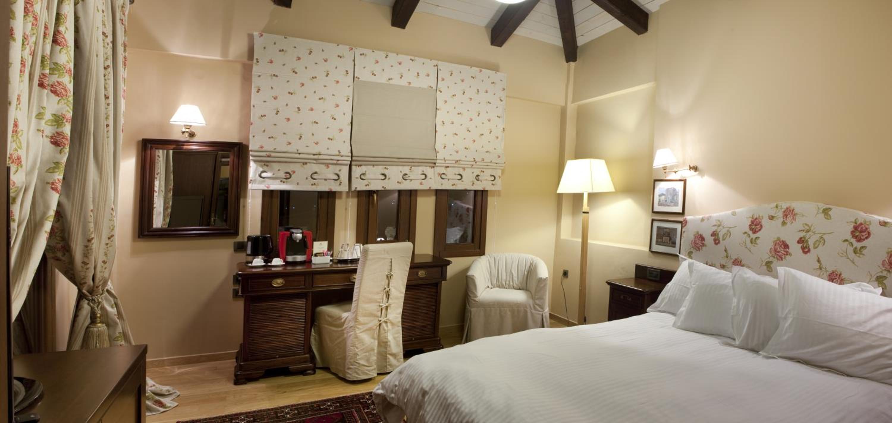 Deluxe Suite with Lake View