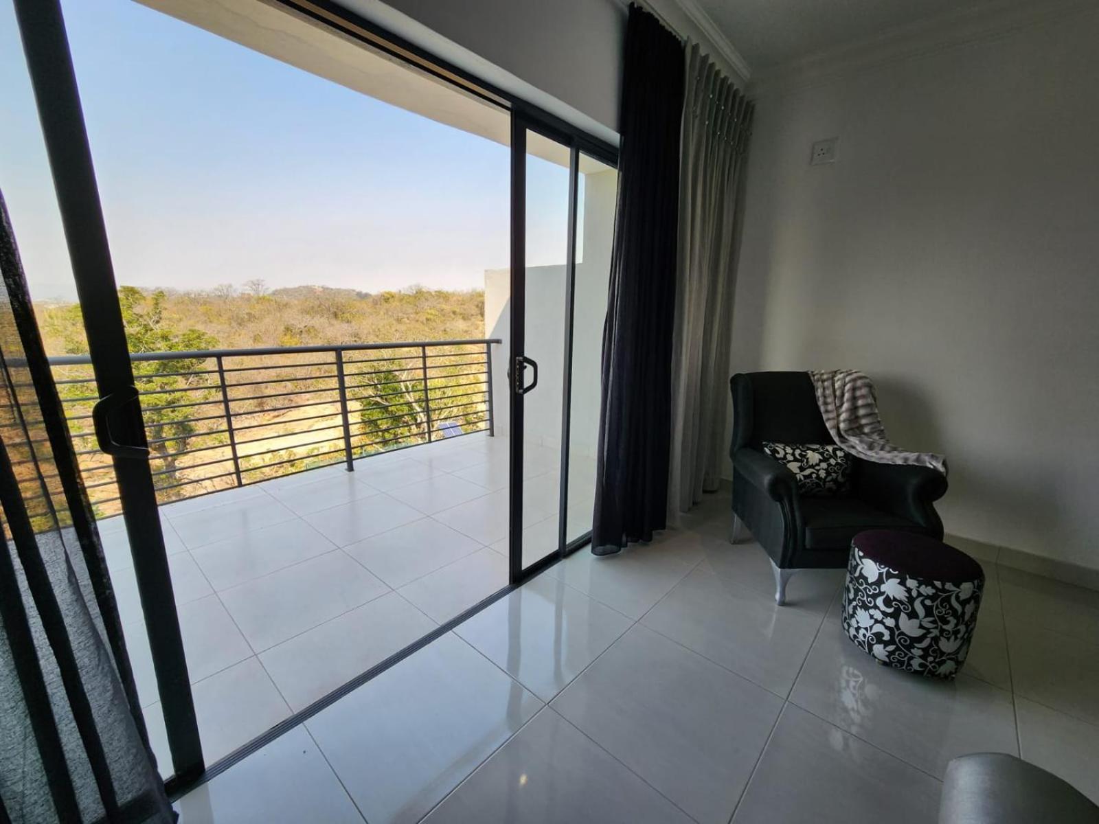 King Room with Mountain View photo 2