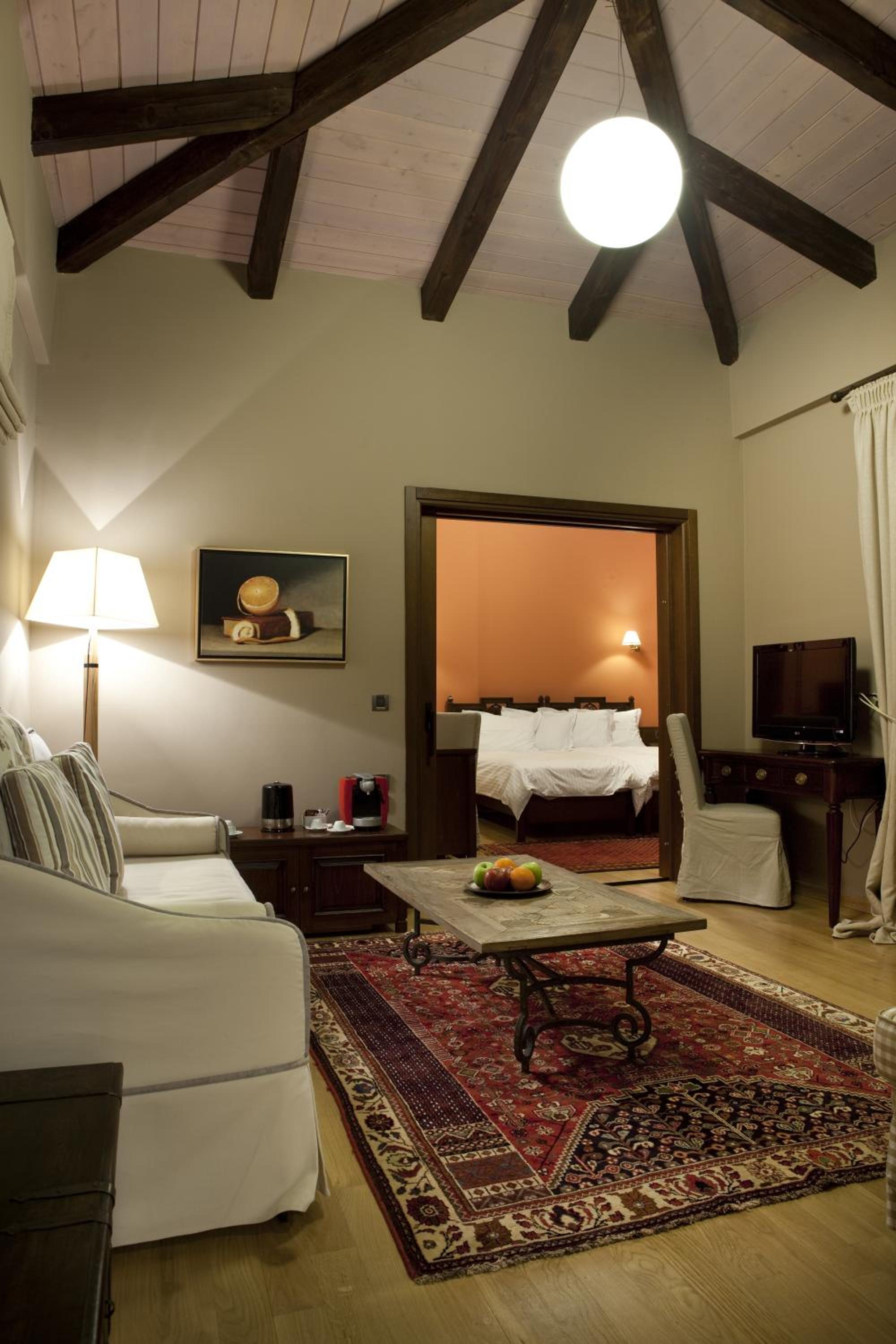 Presidential Suite with Lake View photo 2