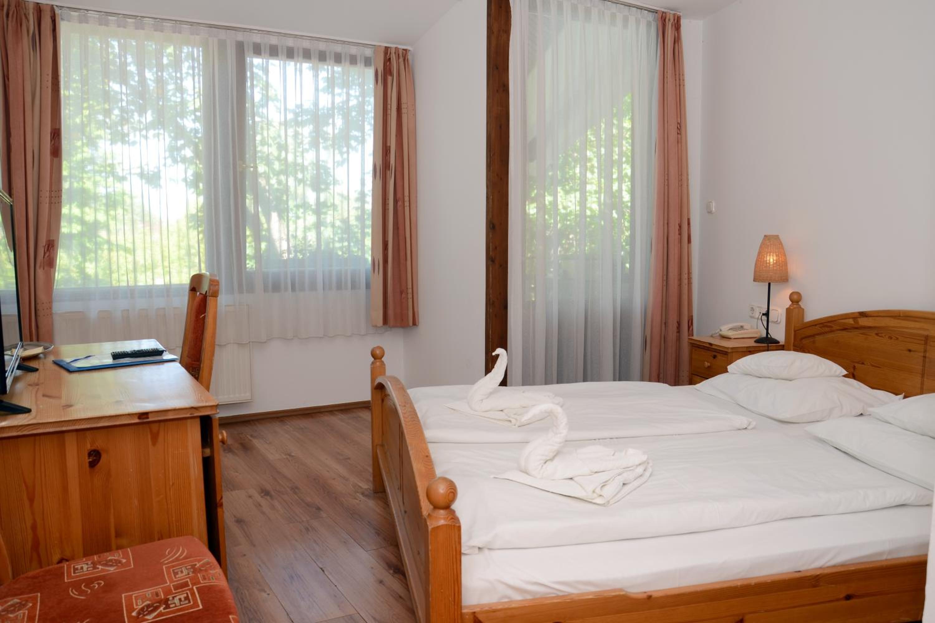 Double or Twin Room with Balcony photo 1