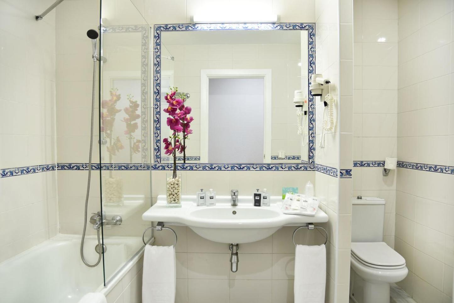 Triple Room - Photo 2