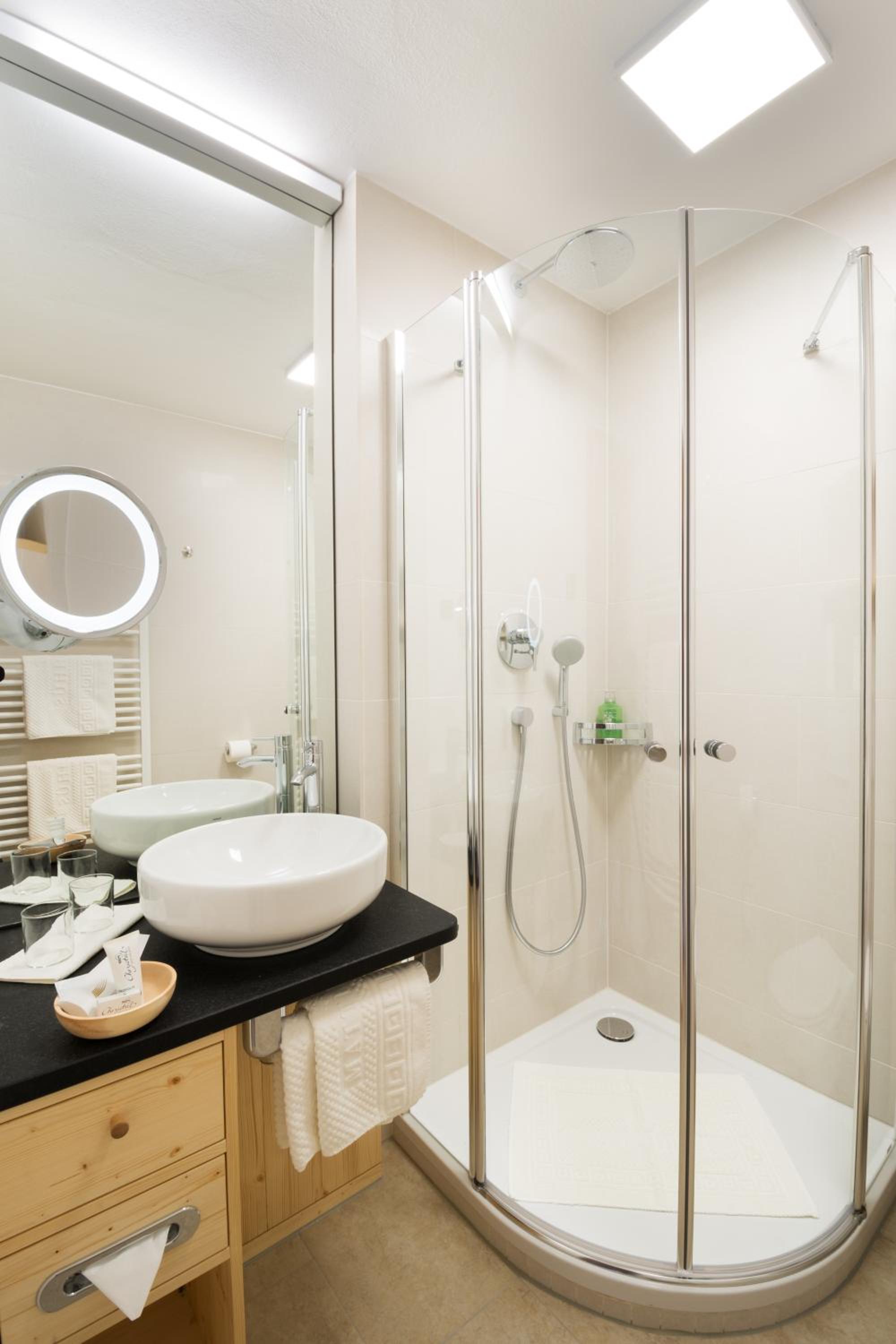 Double Room with Balcony - Photo 4