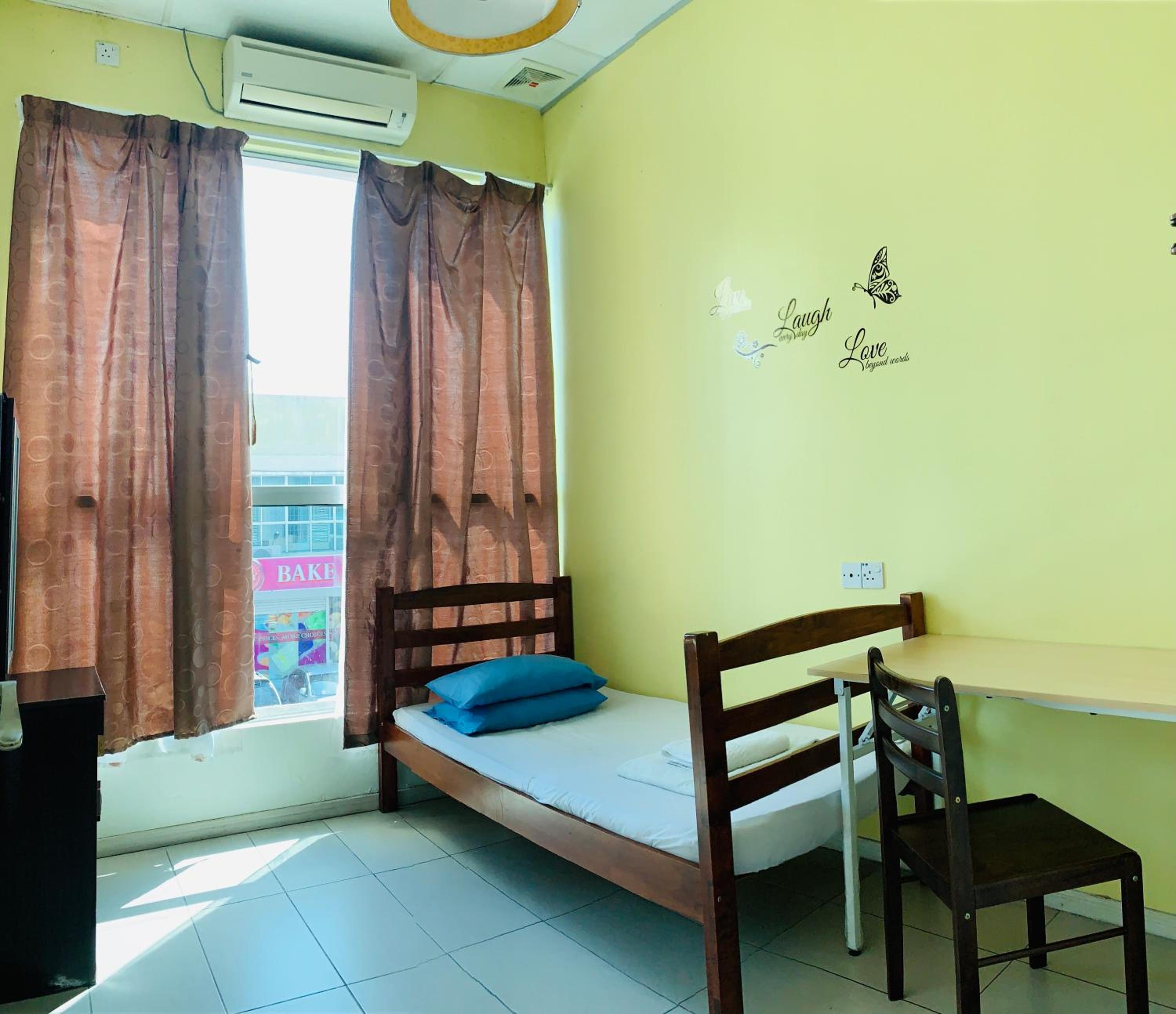 Single Room With Shared Toilet photo 3