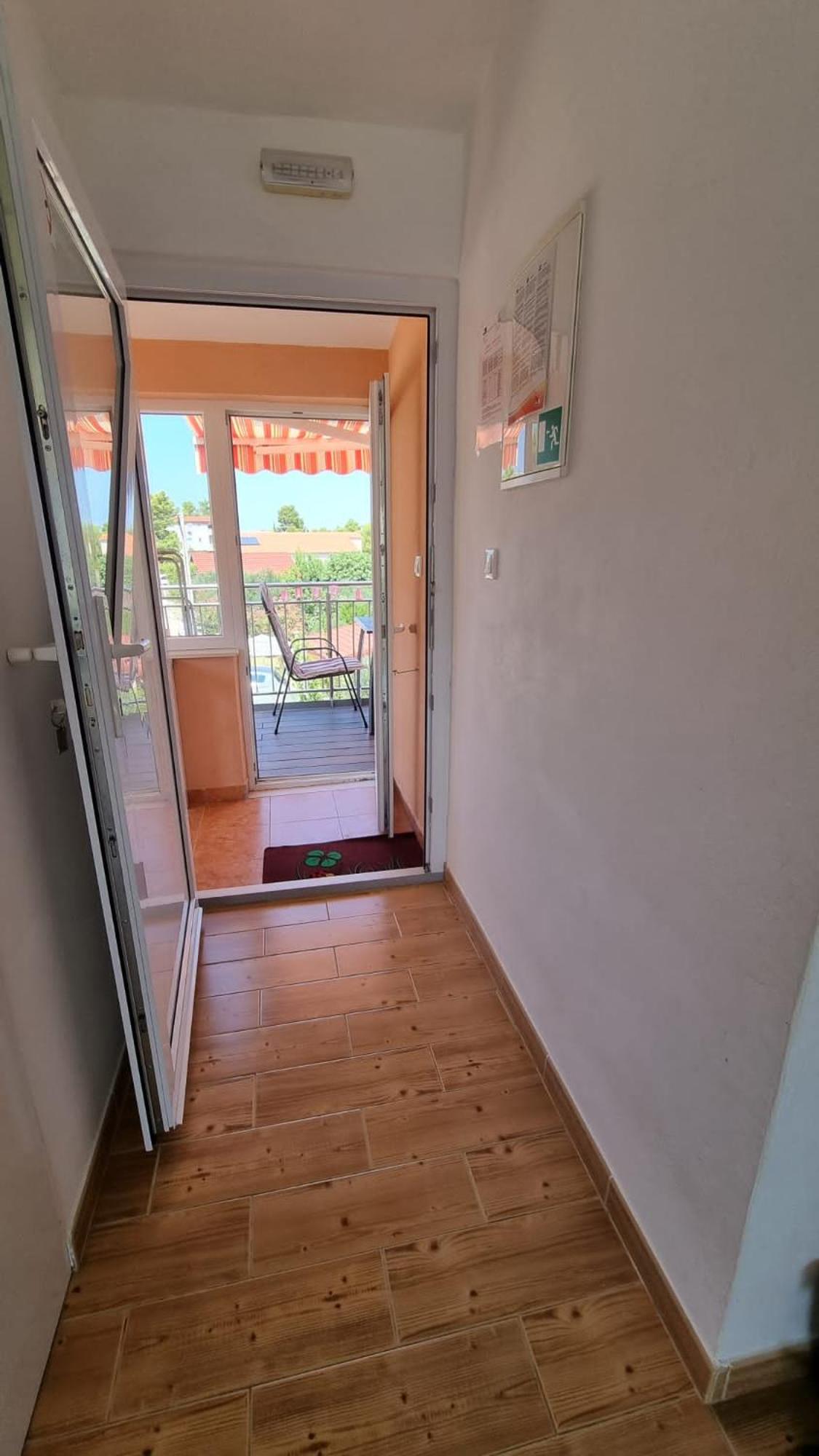 Two-Bedroom Apartment with Balcony and Sea View - Photo 11