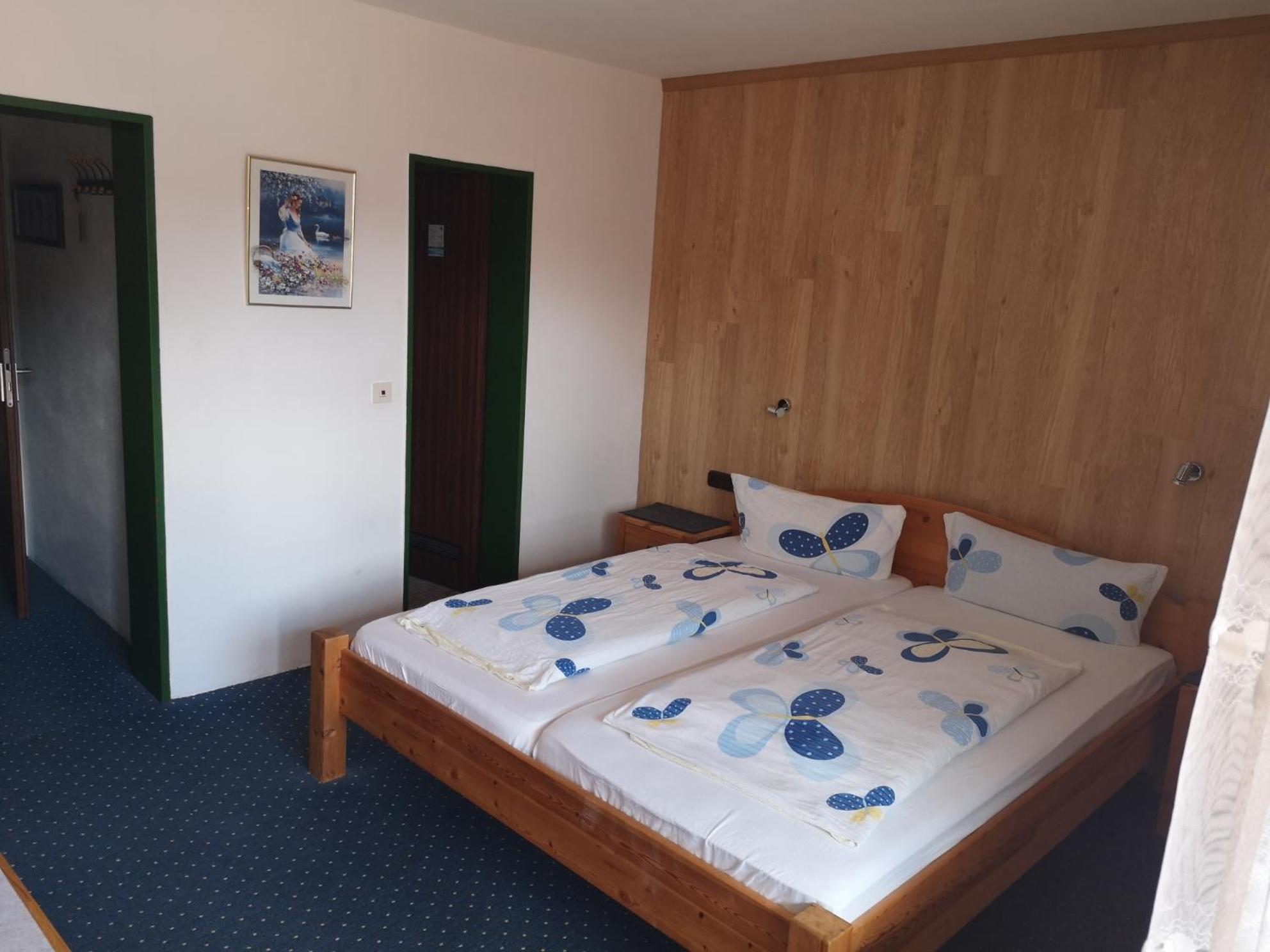 Standard Double Room photo 2