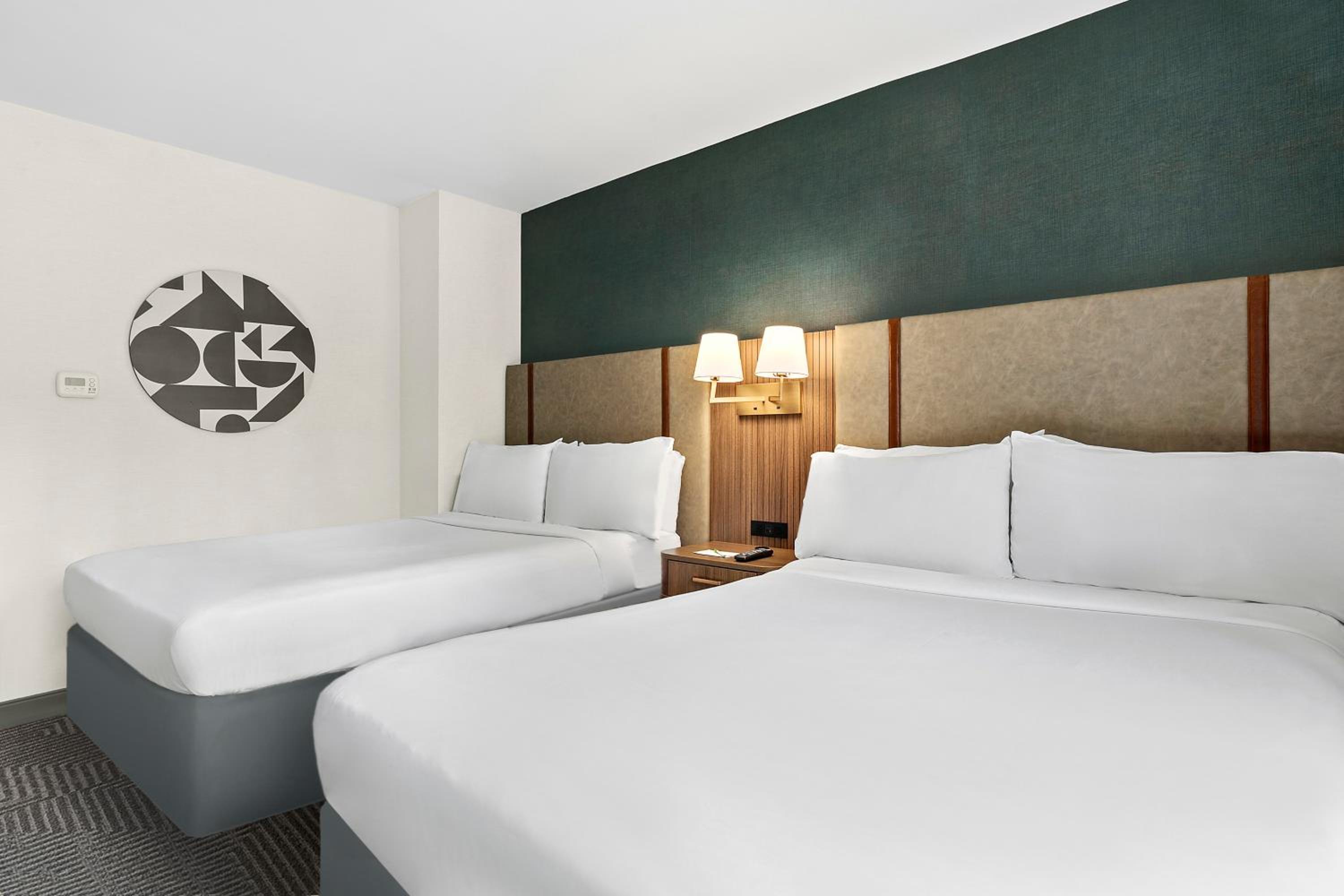 Standard Double Room with Two Double Beds photo 2
