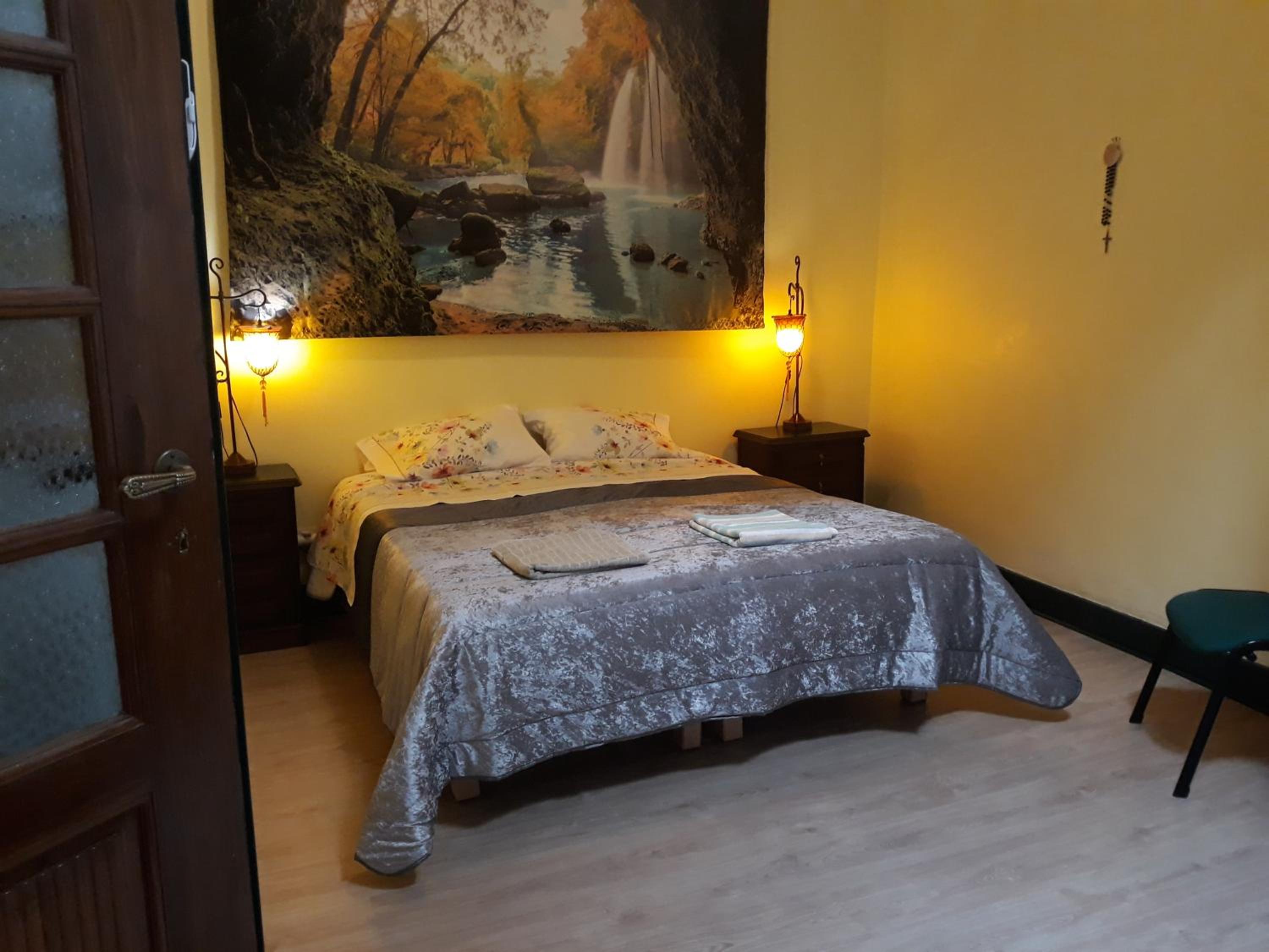 Double Room with Shared Bathroom photo 1