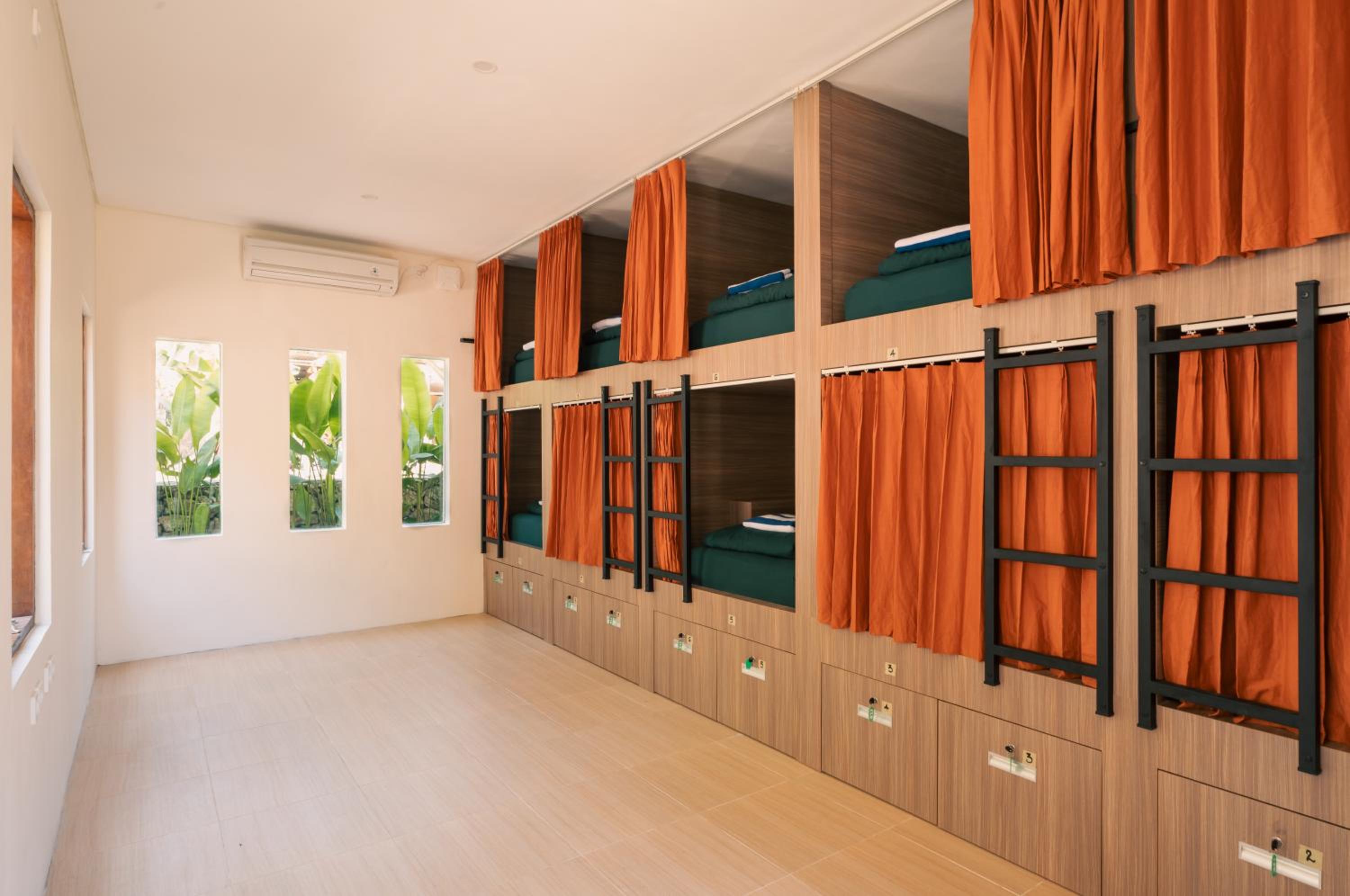 Bed in 10-Bed Mixed Dormitory Room photo 2