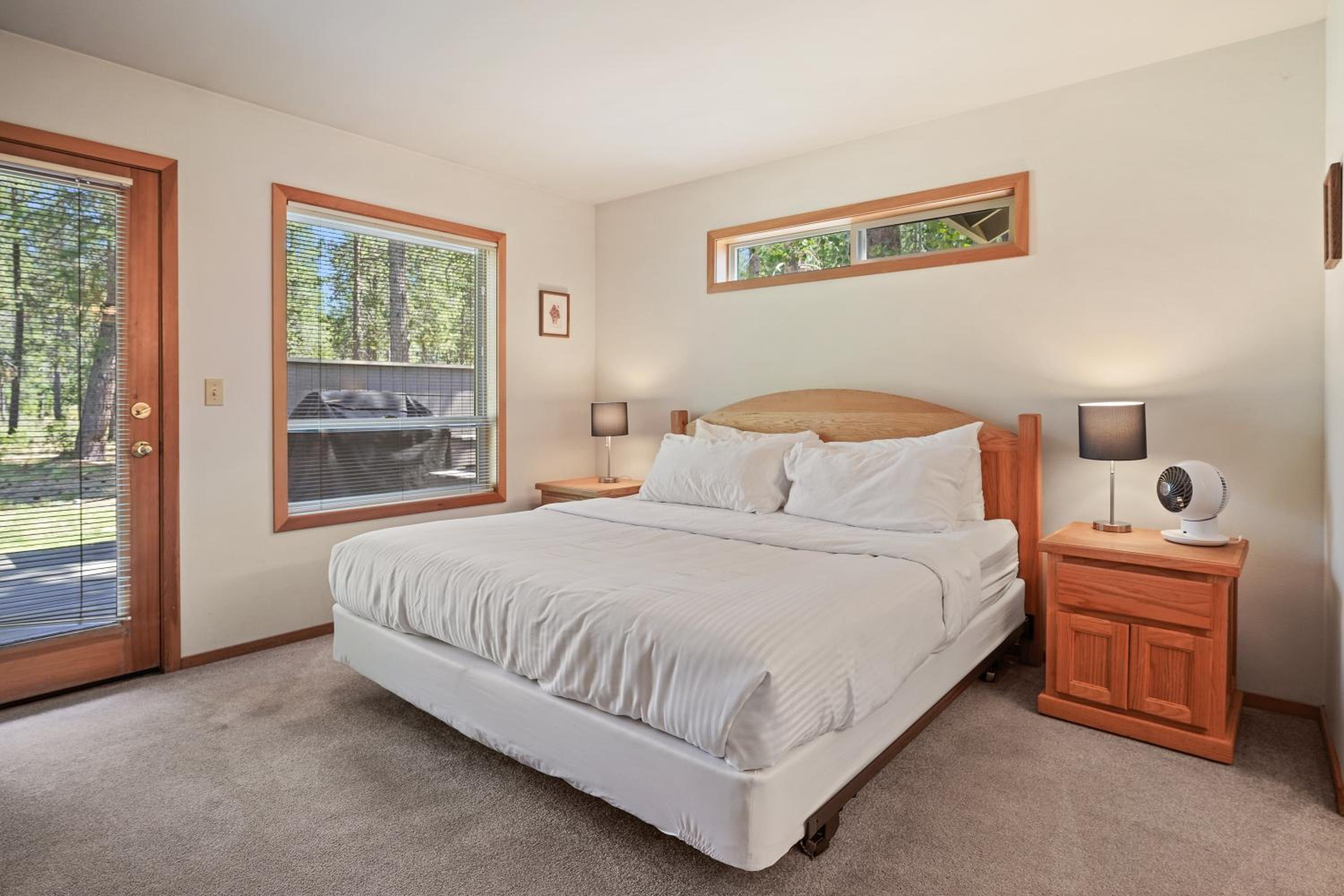 Five-Bedroom House photo 2