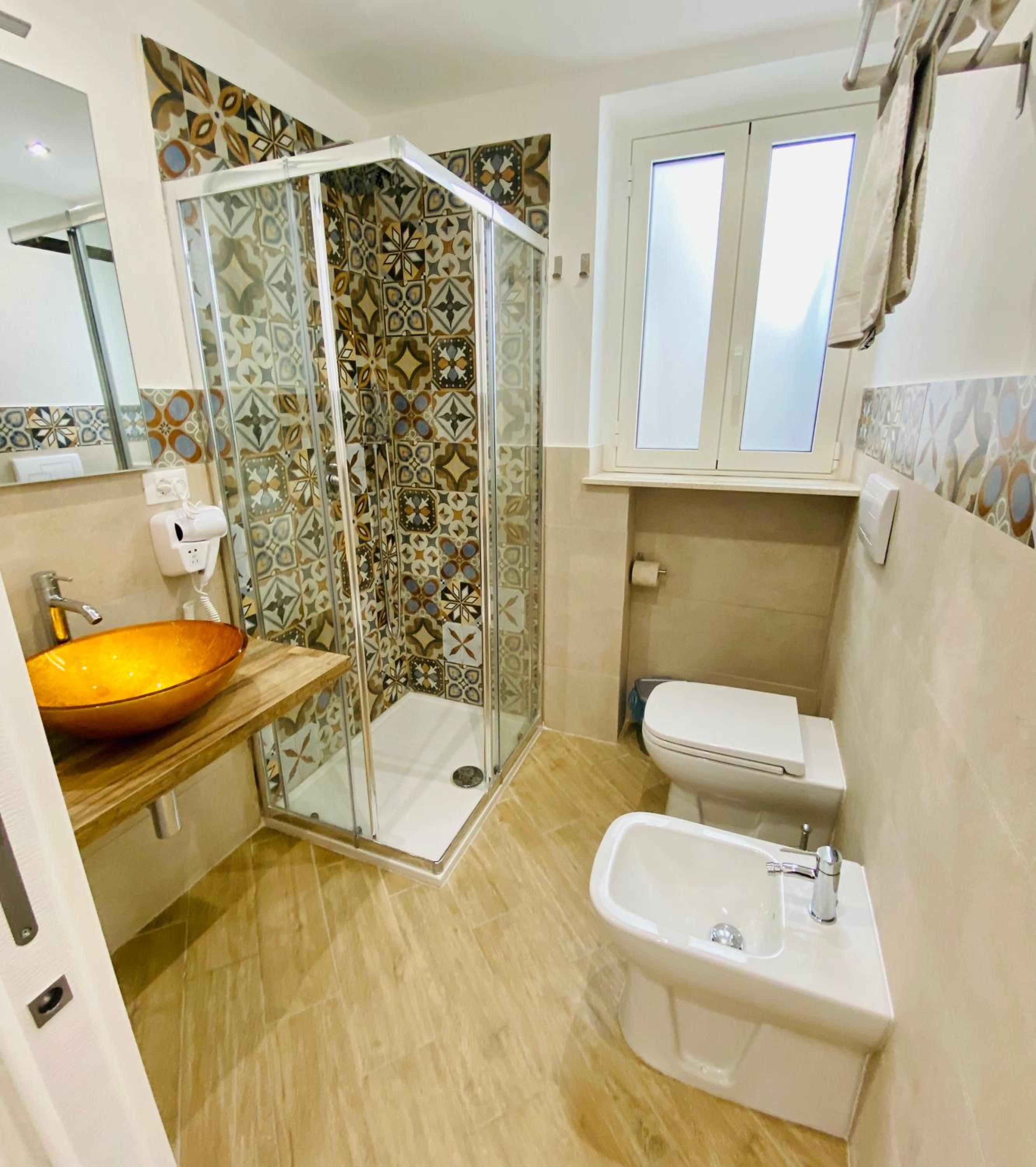 Double Room - Photo 8